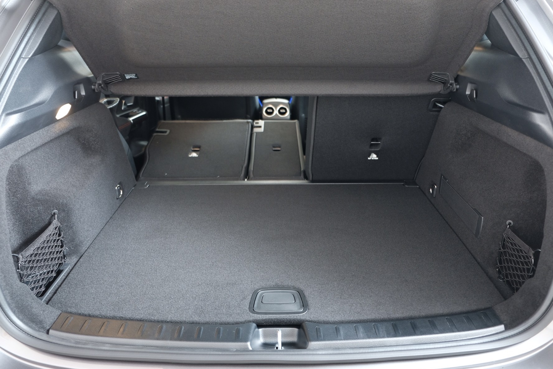 MERCEDES-BENZ GLA 220 d AMG Line 4matic H247-image-14