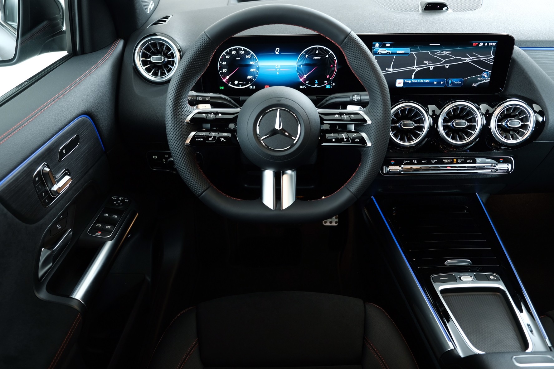 MERCEDES-BENZ GLA 220 d AMG Line 4matic H247-image-6