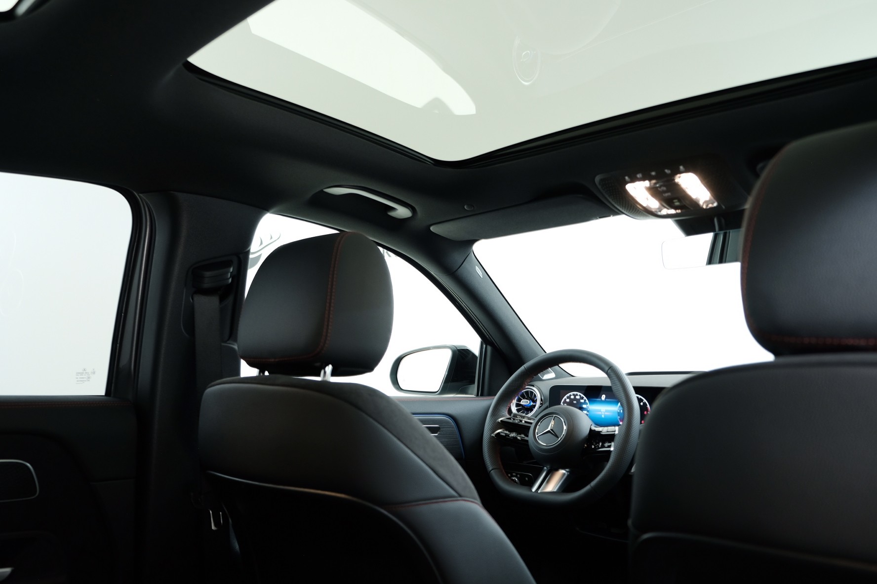 MERCEDES-BENZ GLA 220 d AMG Line 4matic H247-image-11
