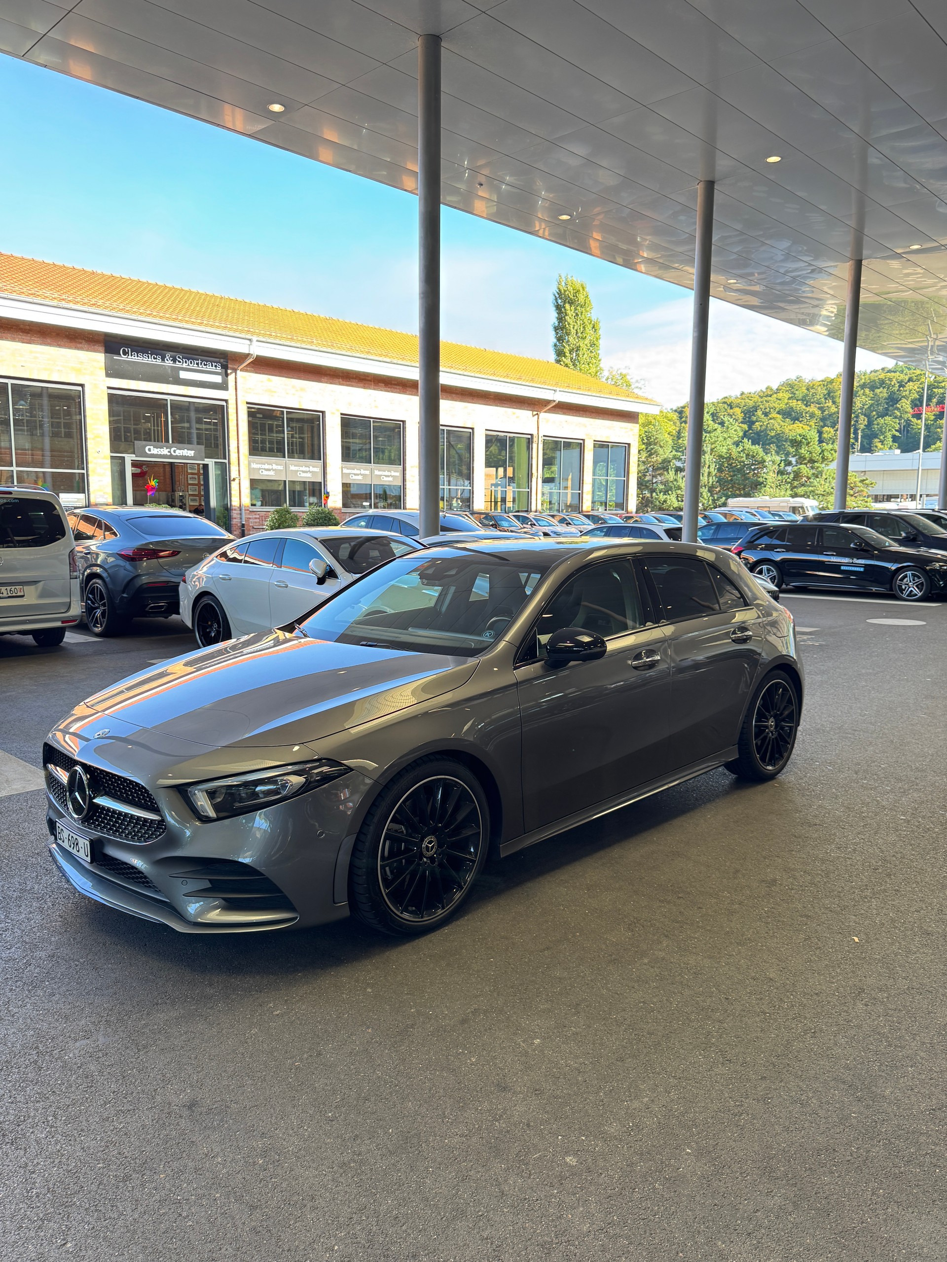 MERCEDES-BENZ A 250 AMG Line-image-1