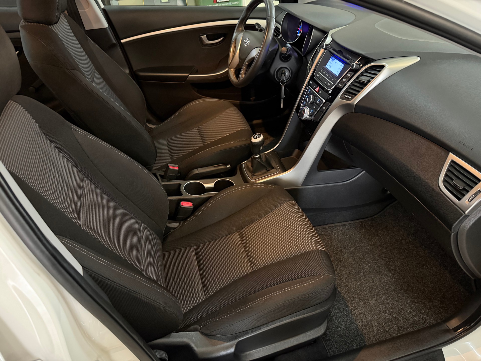 HYUNDAI i30 Wagon 1.4 Comfort-image-10