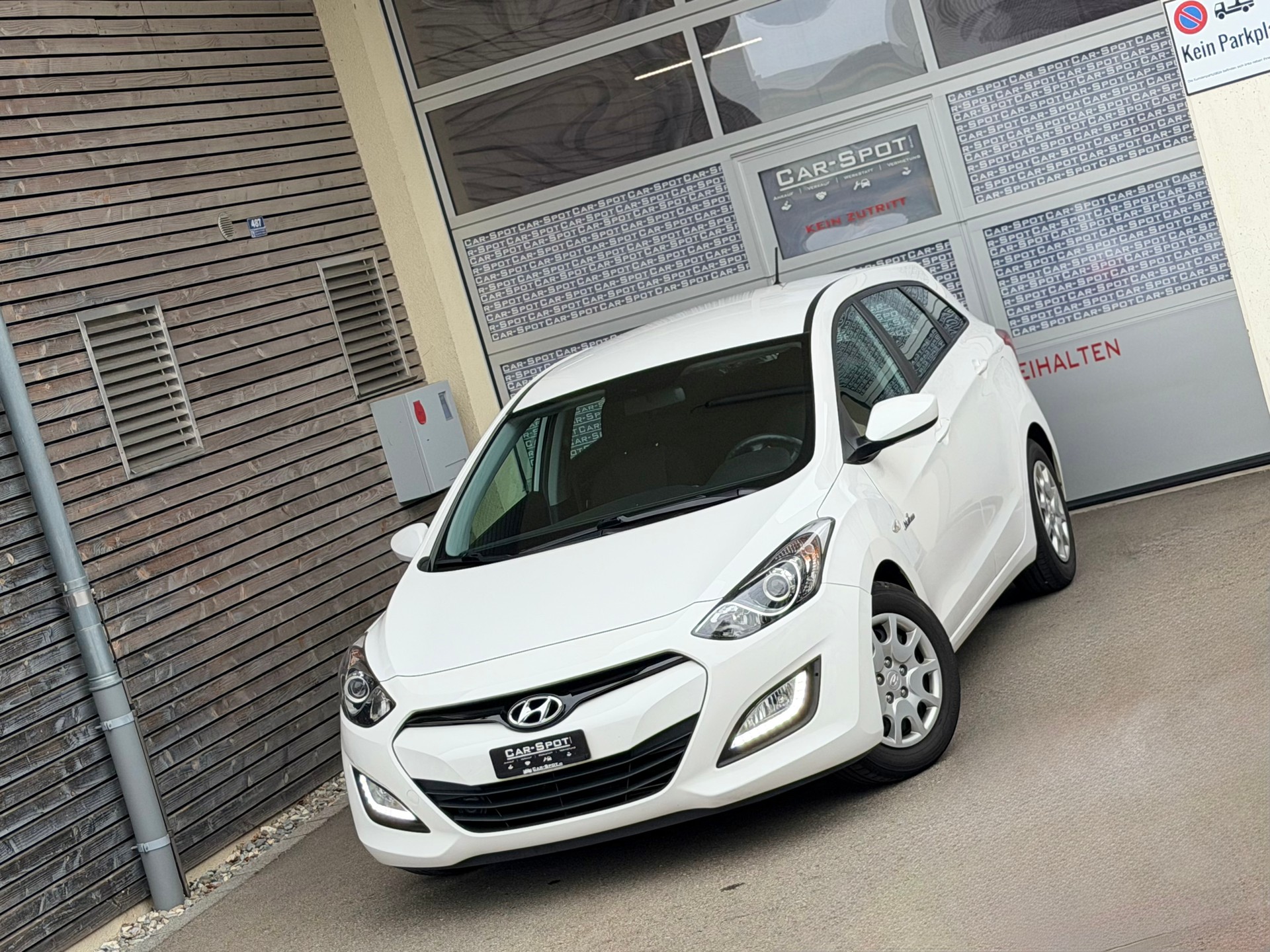 HYUNDAI i30 Wagon 1.4 Comfort-image-0