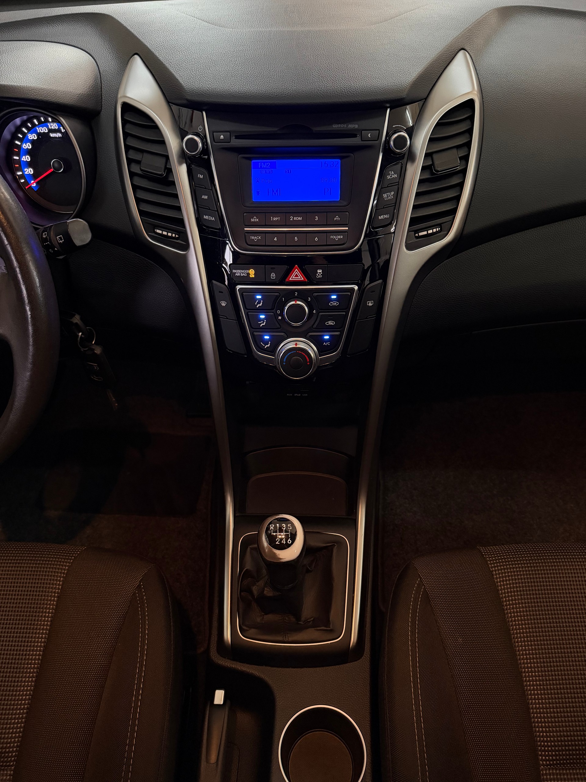 HYUNDAI i30 Wagon 1.4 Comfort-image-8