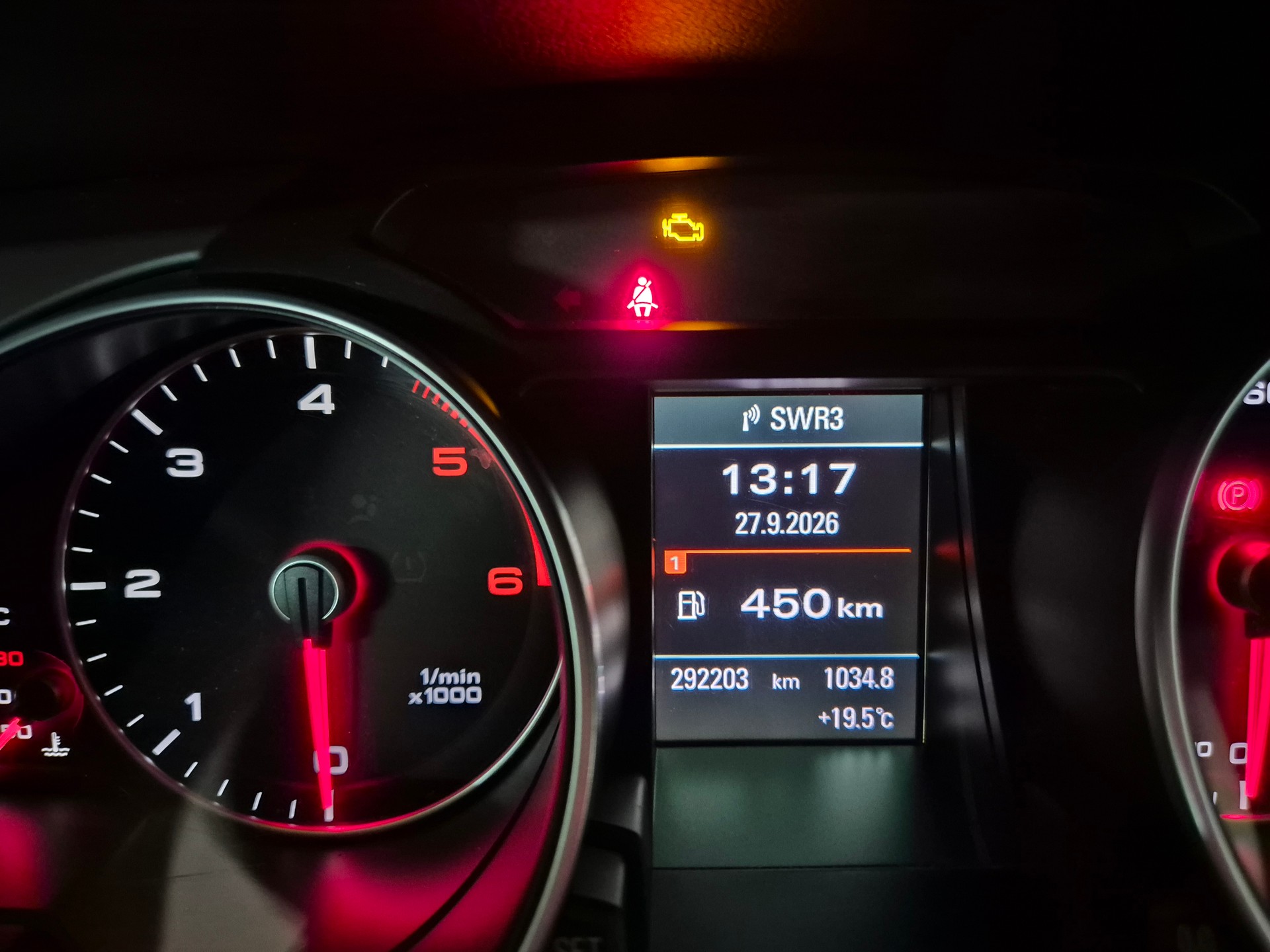 AUDI 2.0 TDI 177 quattro-image-9