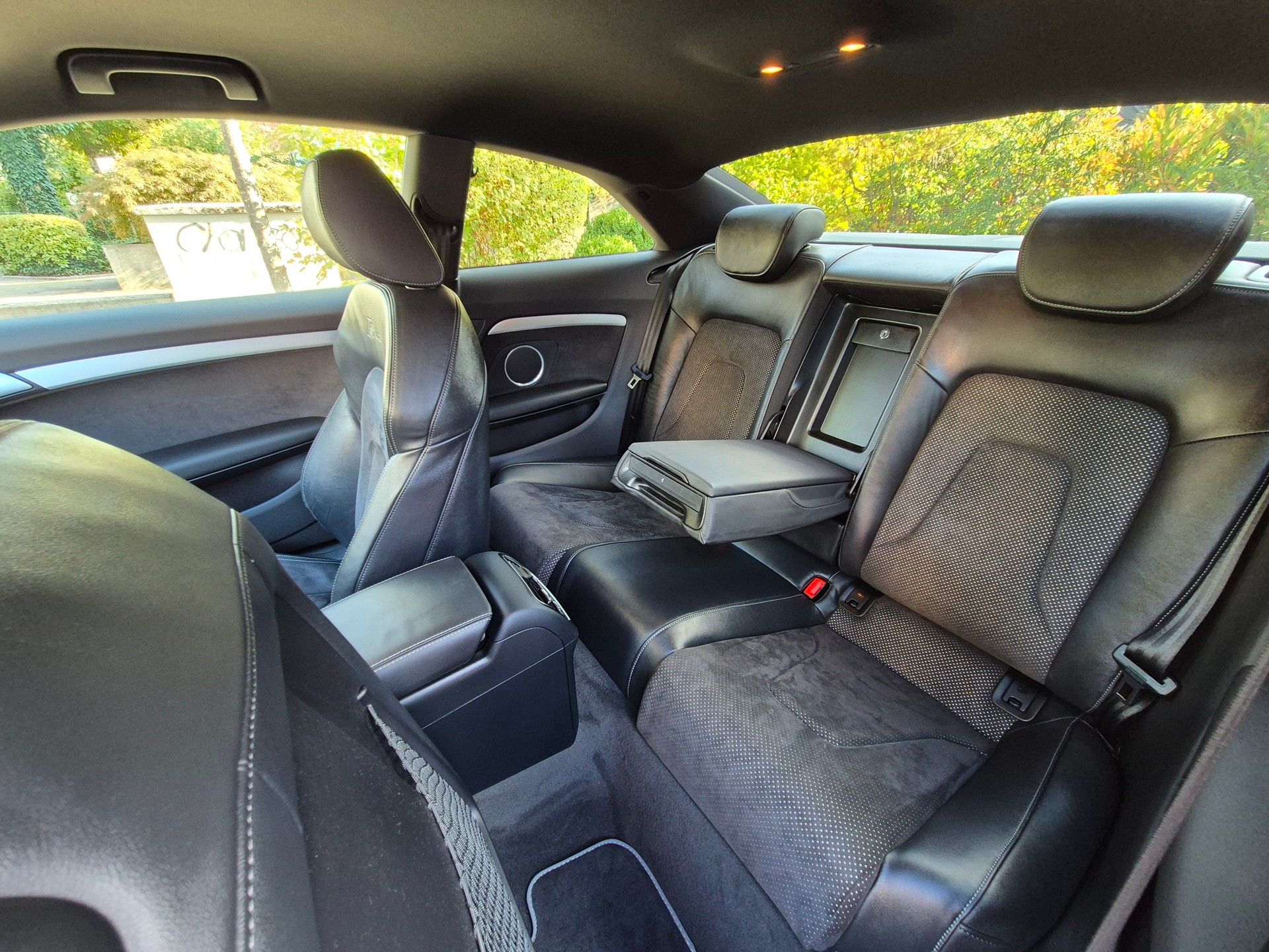 AUDI 2.0 TDI 177 quattro-image-6