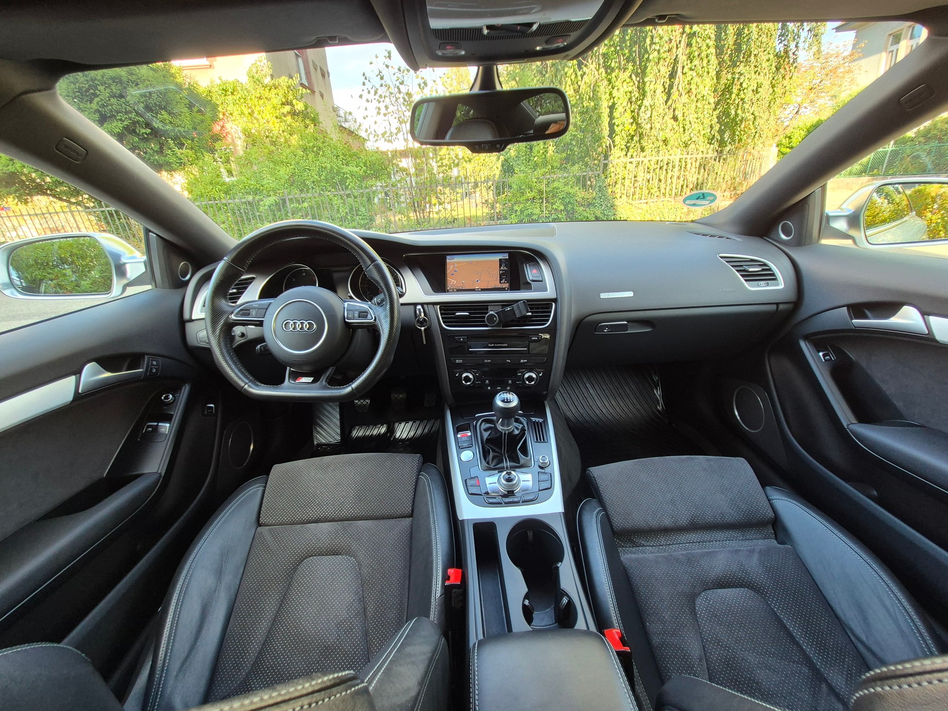 AUDI 2.0 TDI 177 quattro-image-5