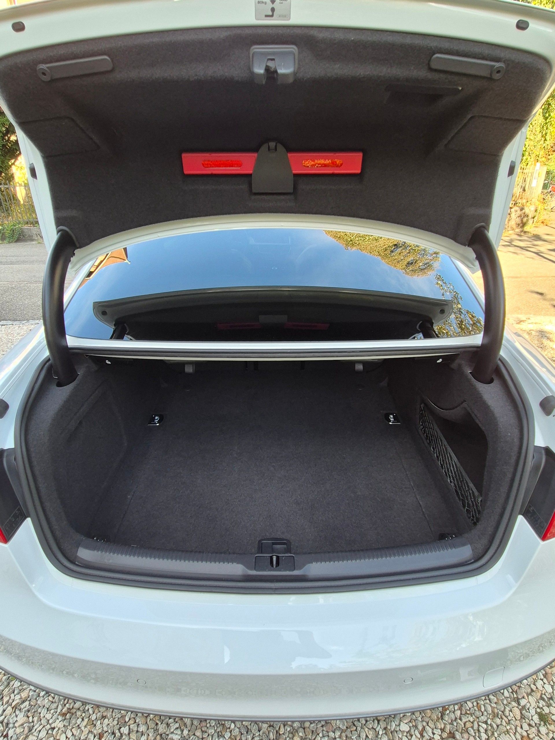 AUDI 2.0 TDI 177 quattro-image-7
