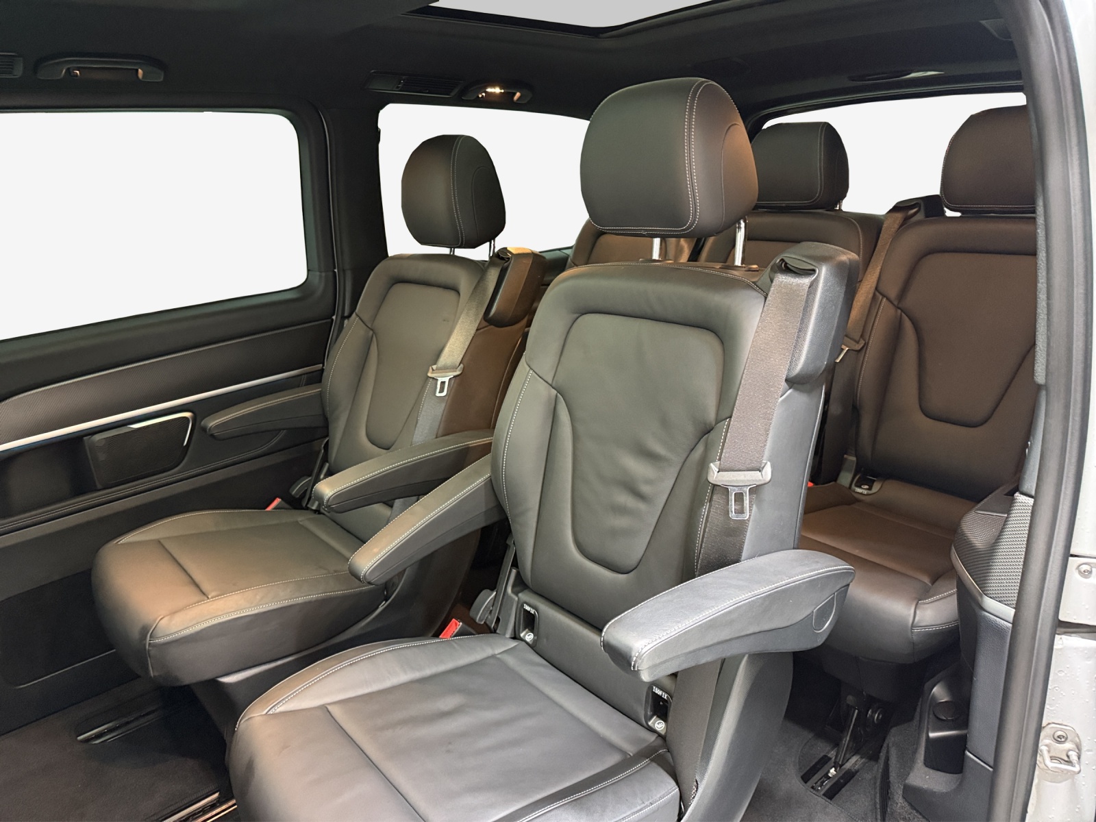 MERCEDES-BENZ V 300 d lang Avantgarde 4Matic 9G-Tronic-image-11