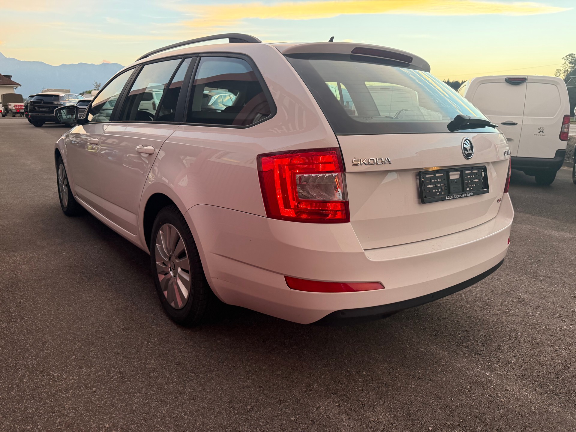 SKODA Octavia Combi 1.6 TDI Ambition 4x4-image-4