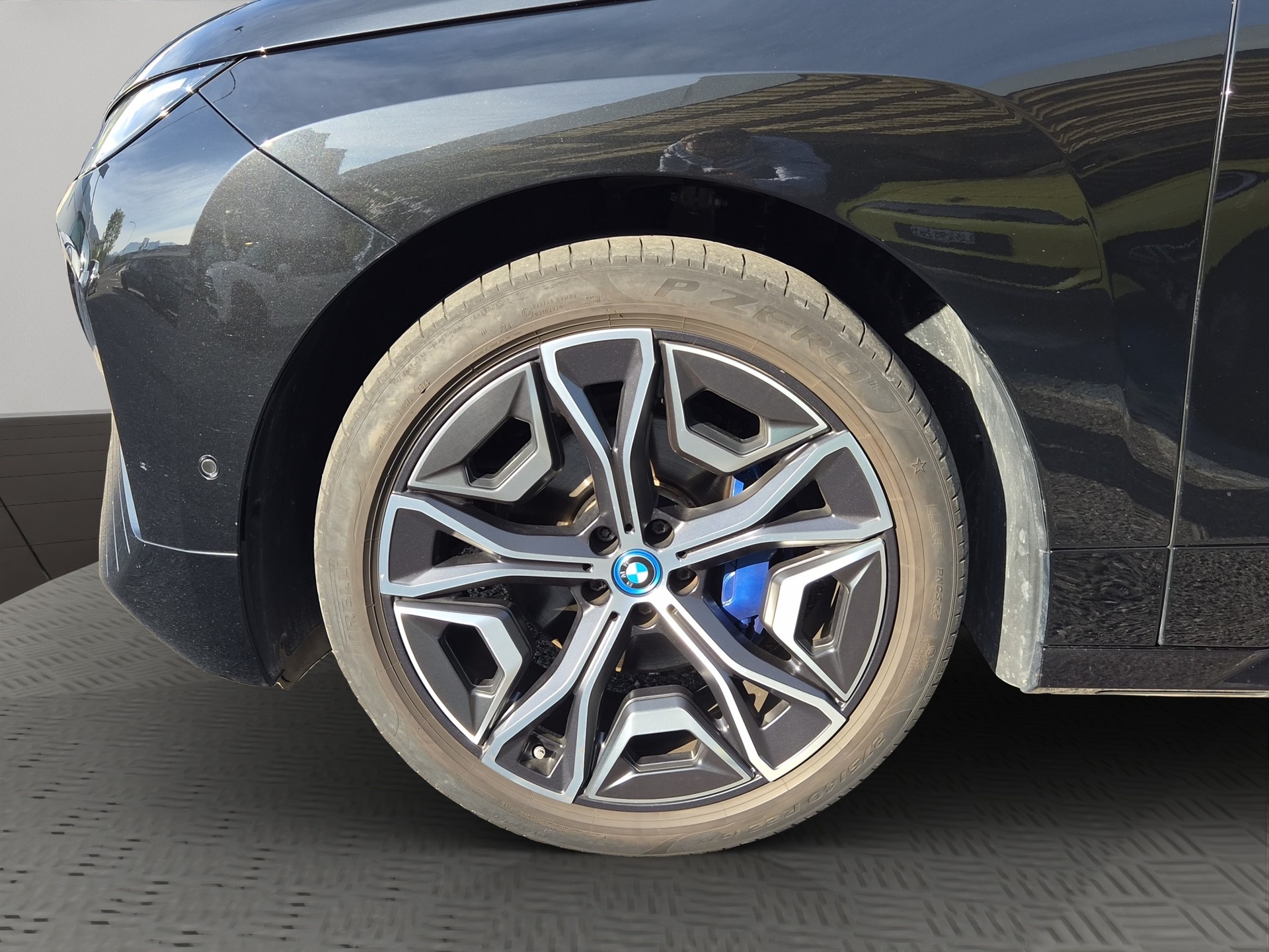 BMW iX xDrive40-image-9