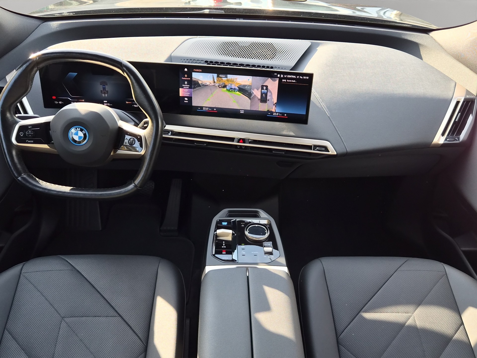 BMW iX xDrive40-image-16
