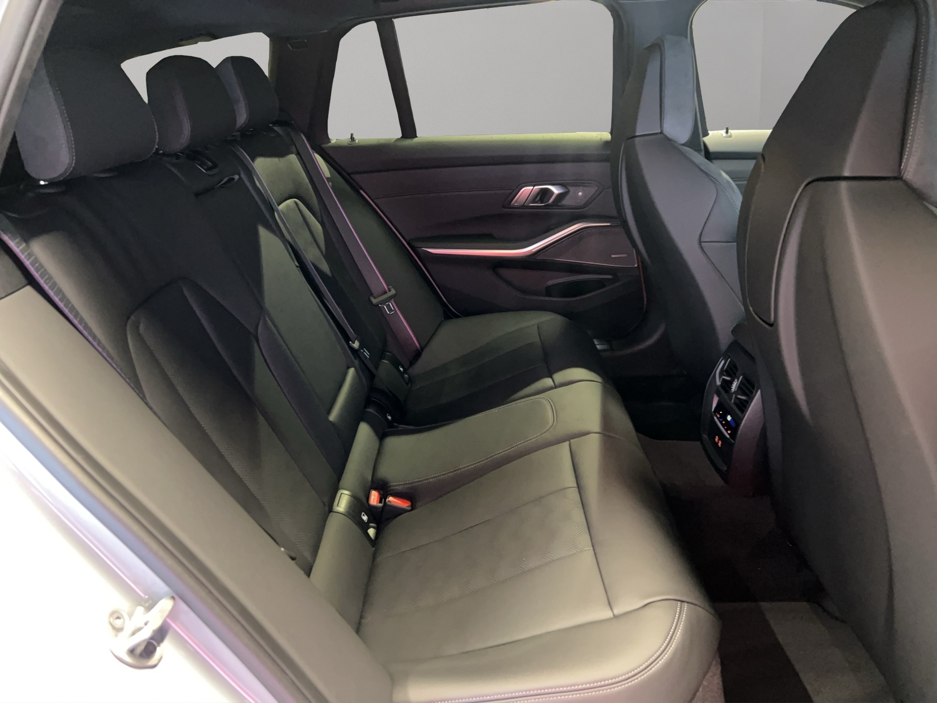 BMW M3 Touring xDrive Competition M-image-19