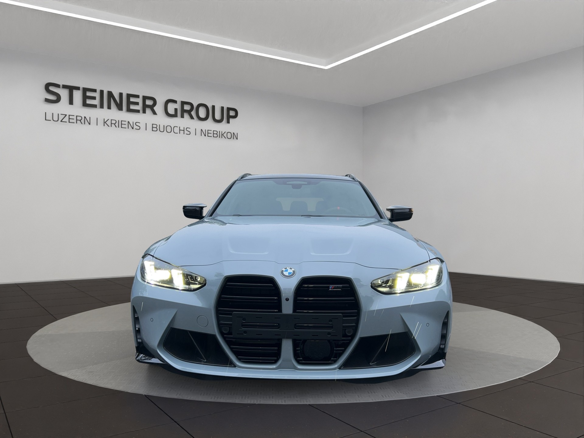 BMW M3 Touring xDrive Competition M-showroom-element-1