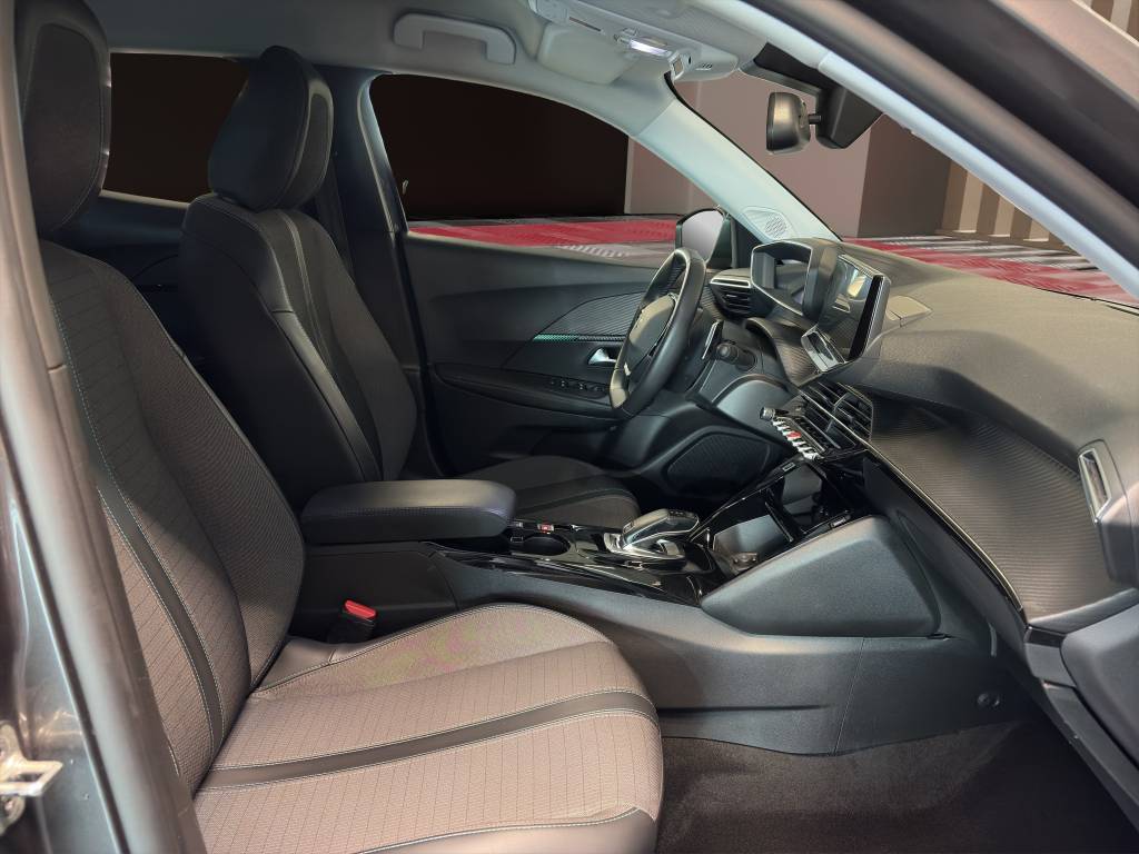 PEUGEOT 2008 1.2 PureTech Allure Pack EAT8-image-6