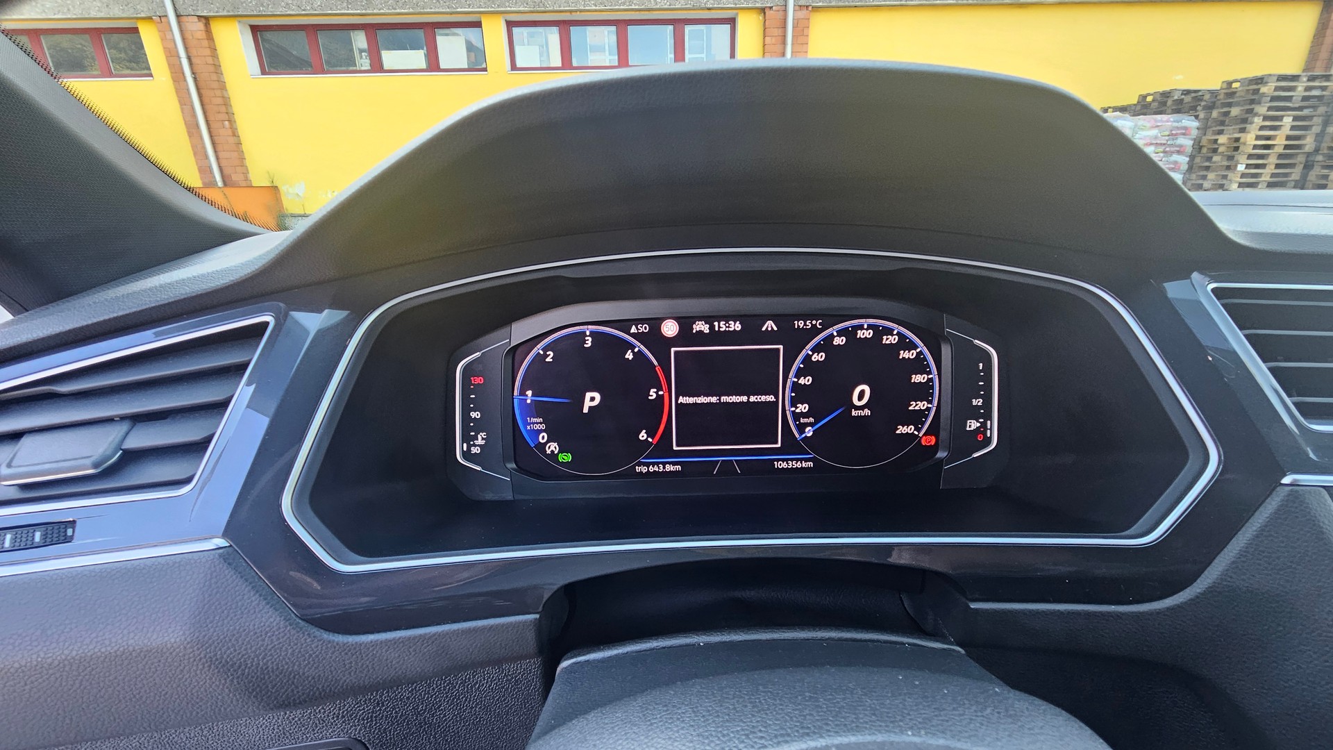 VW Tiguan 2.0 TDI SCR R-Line 4Motion DSG-image-10