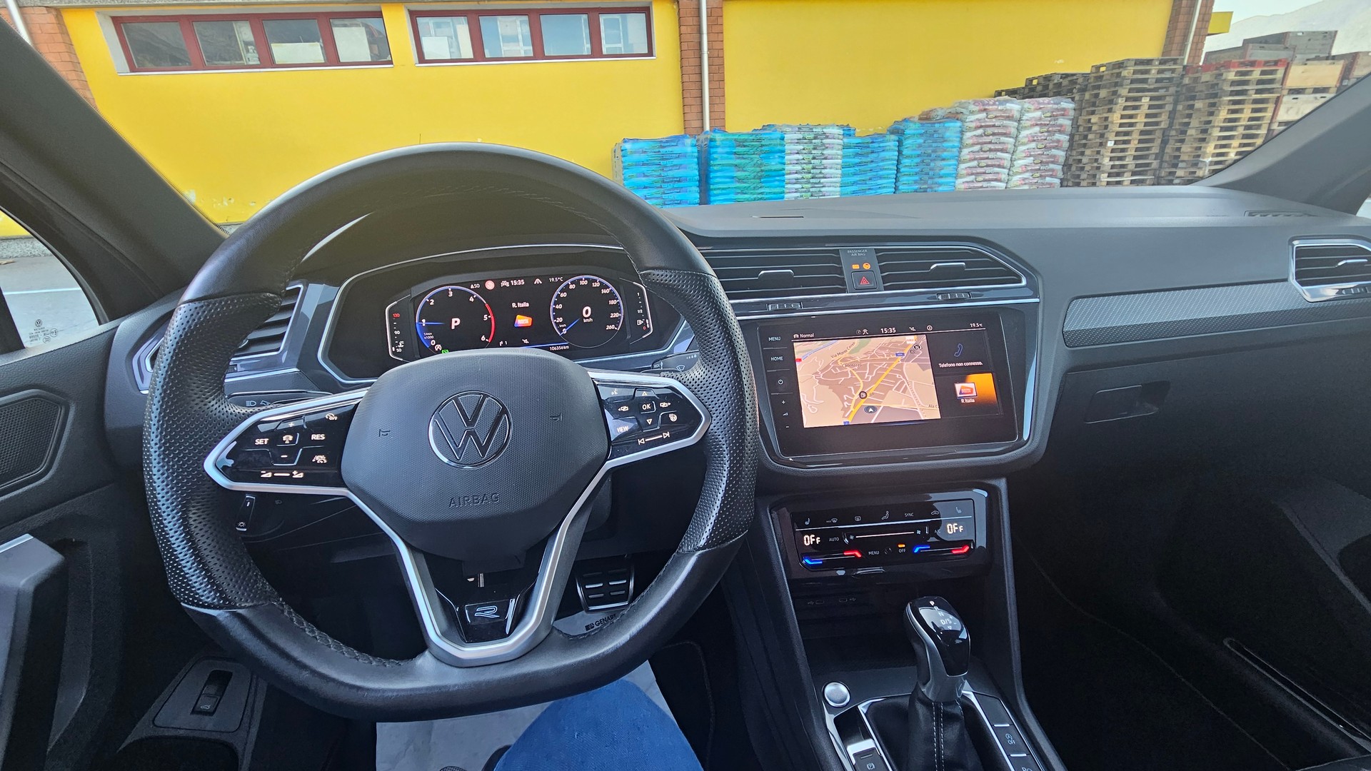 VW Tiguan 2.0 TDI SCR R-Line 4Motion DSG-image-6