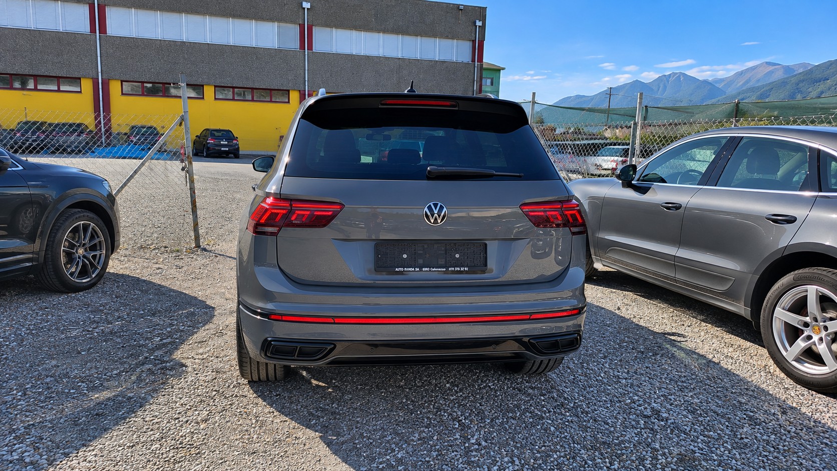 VW Tiguan 2.0 TDI SCR R-Line 4Motion DSG-image-3