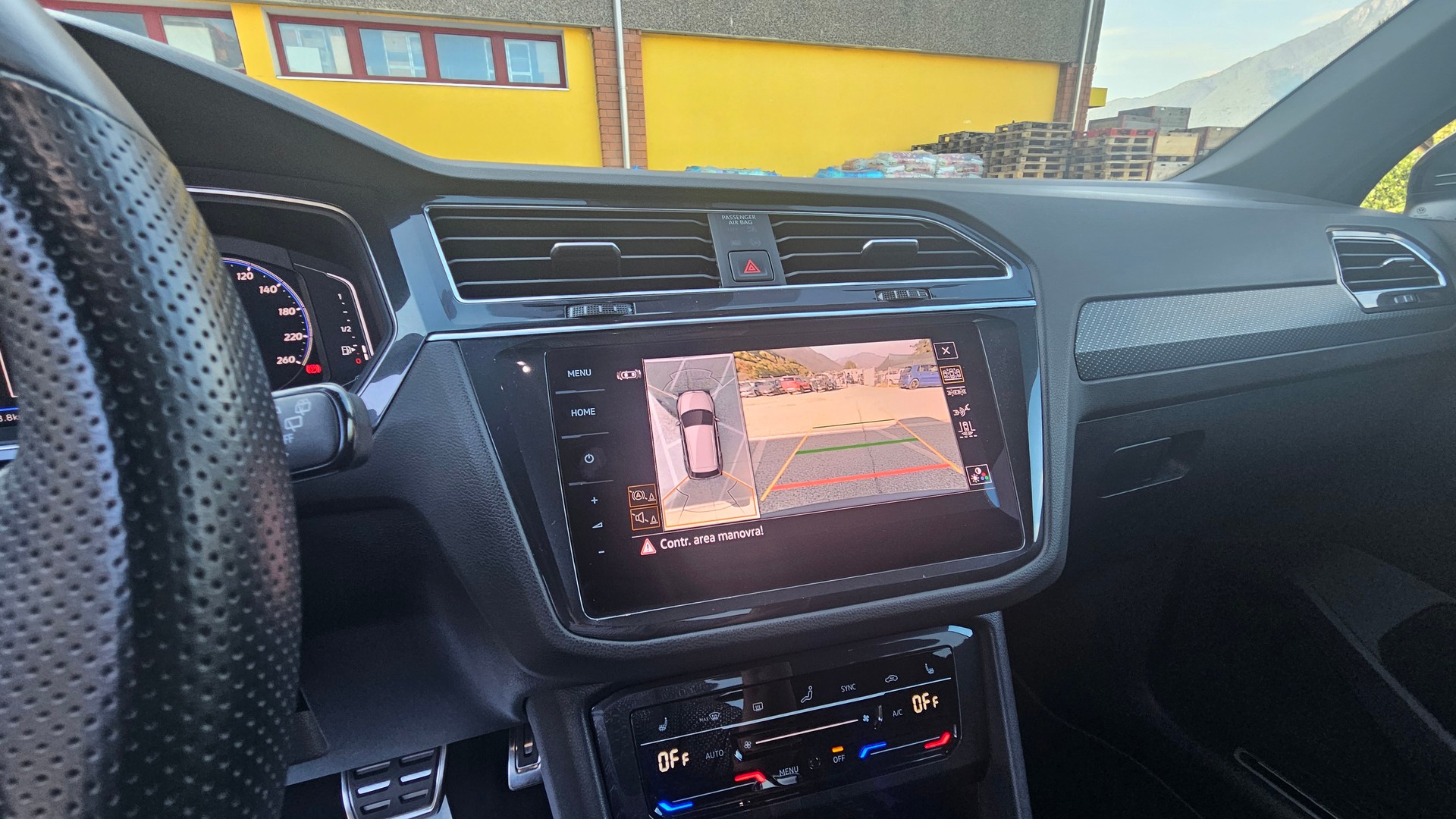 VW Tiguan 2.0 TDI SCR R-Line 4Motion DSG-image-9