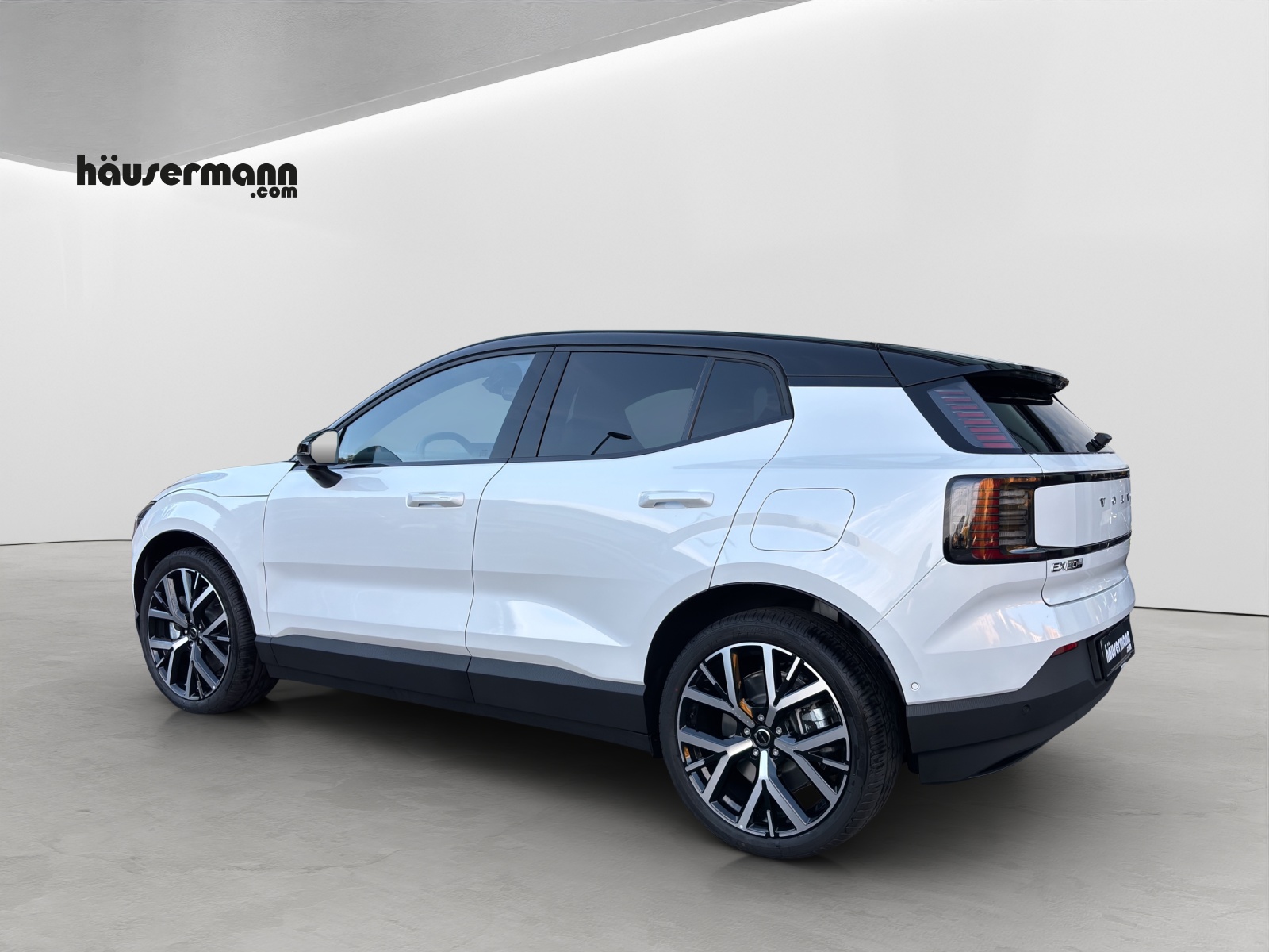 VOLVO EX30 P8 Ultra AWD-showroom-element-2