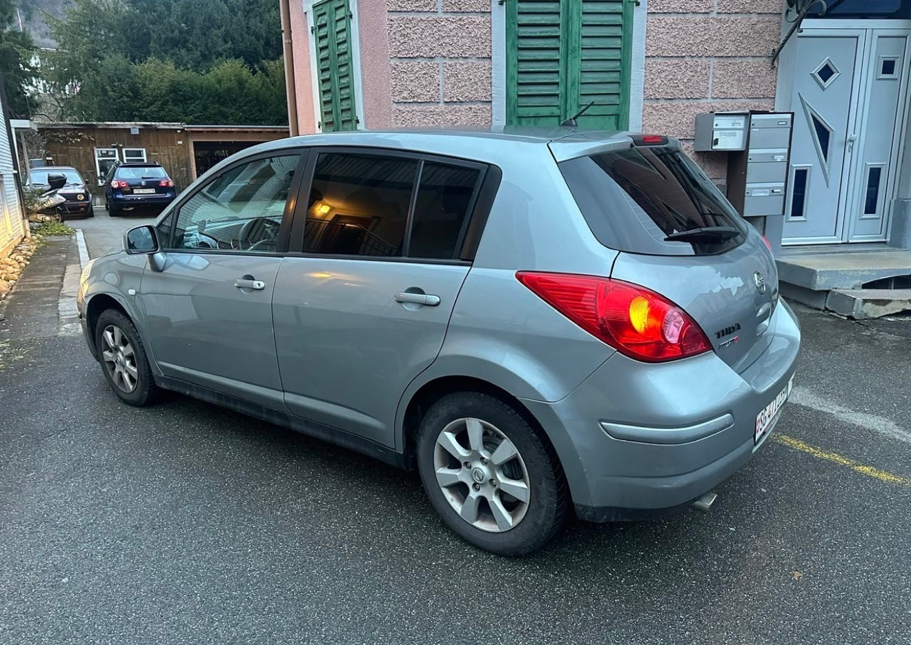 NISSAN Tiida 1.6 tekna Automatic-image-2