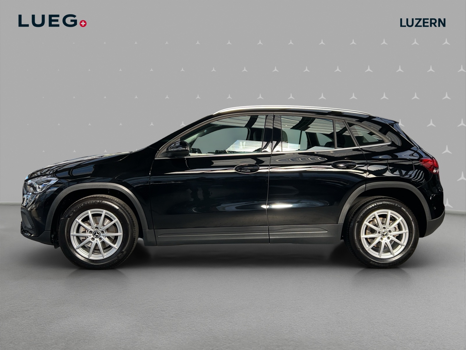 MERCEDES-BENZ GLA 180 7G-DCT-image-1