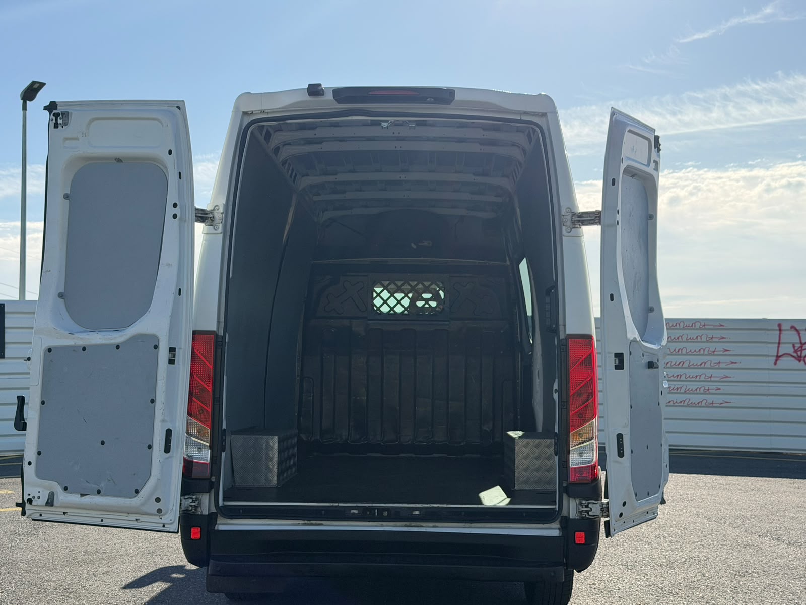 IVECO 35 S 21 A8 V-showroom-element-1