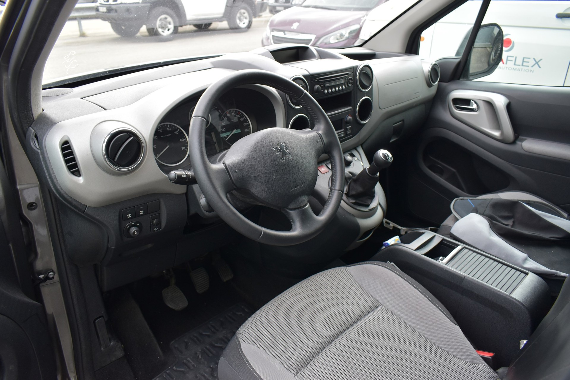 PEUGEOT Partner 1.6 Trendy Clim (Pack)-image-1