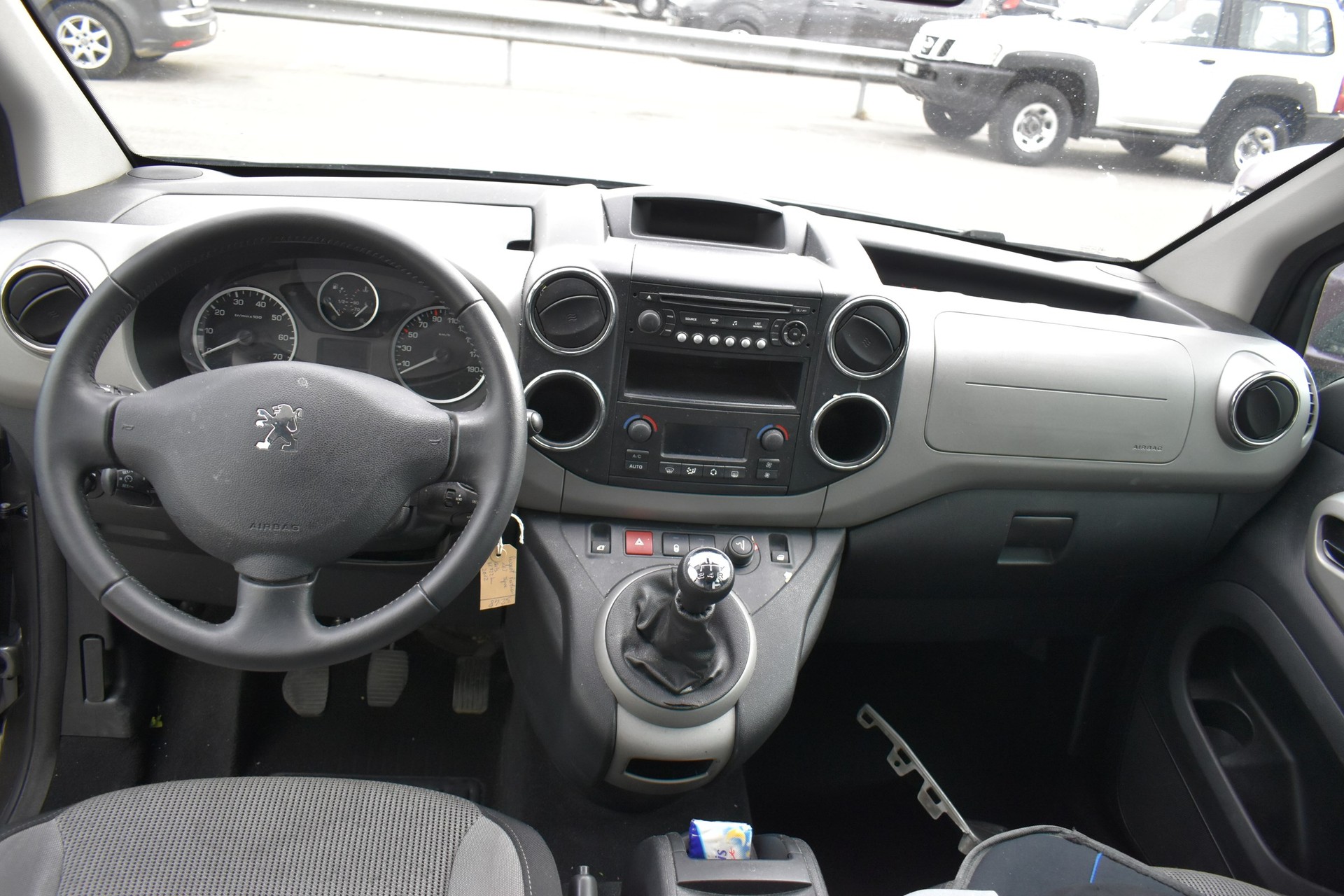 PEUGEOT Partner 1.6 Trendy Clim (Pack)-image-2