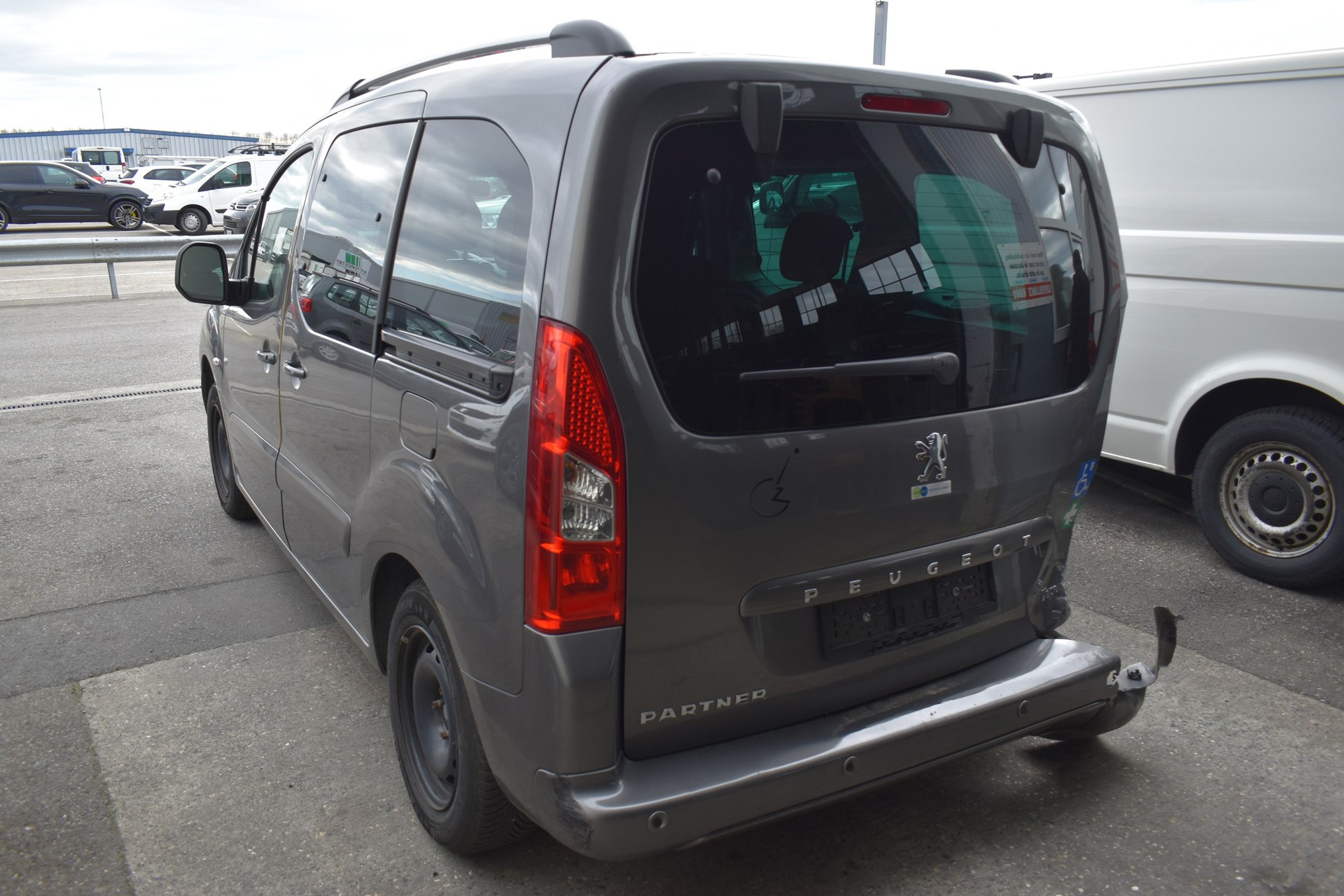 PEUGEOT Partner 1.6 Trendy Clim (Pack)-image-10