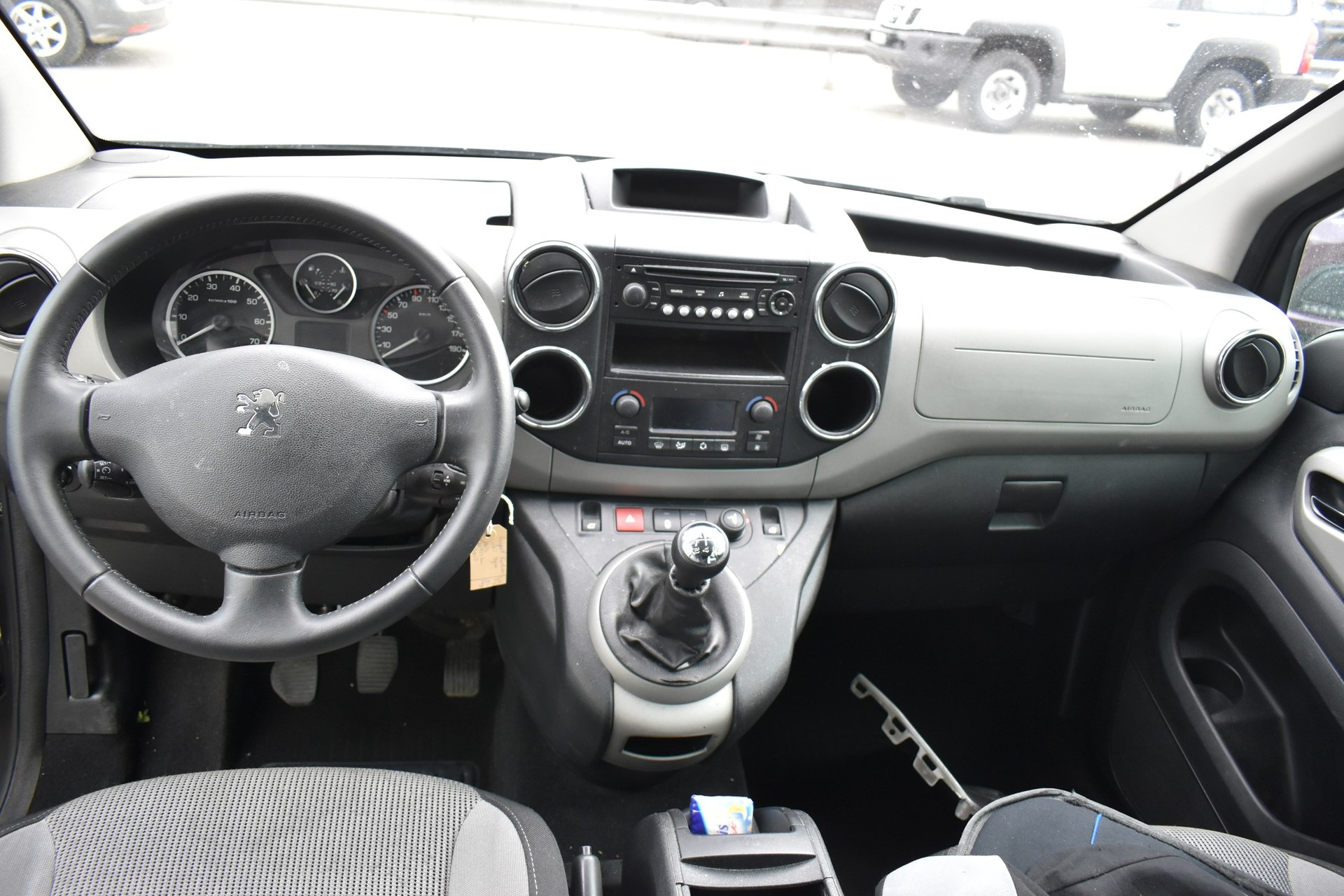 PEUGEOT Partner 1.6 Trendy Clim (Pack)-image-3