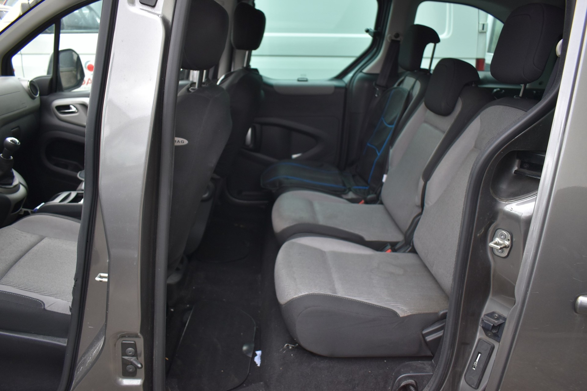 PEUGEOT Partner 1.6 Trendy Clim (Pack)-image-4