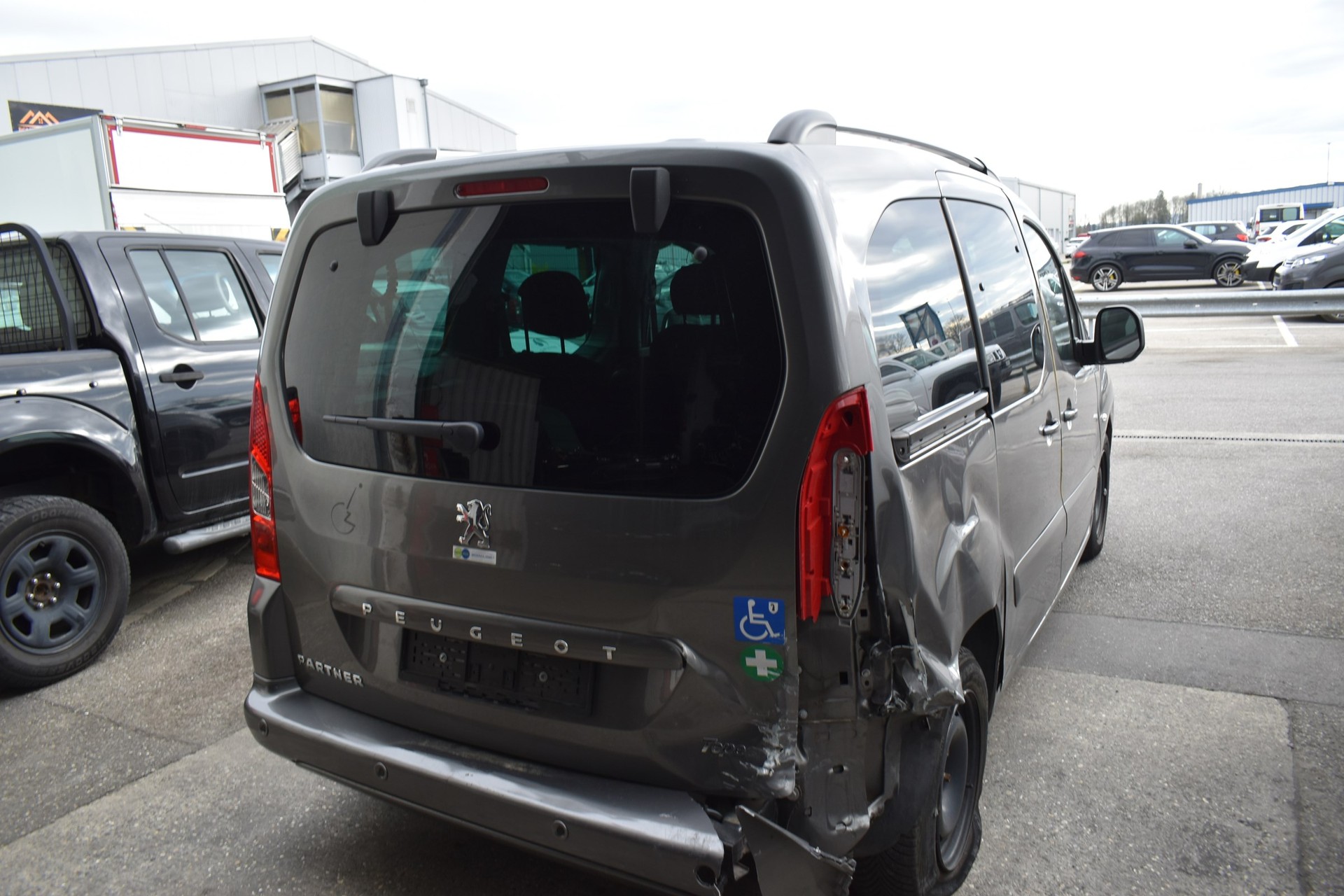 PEUGEOT Partner 1.6 Trendy Clim (Pack)-image-8