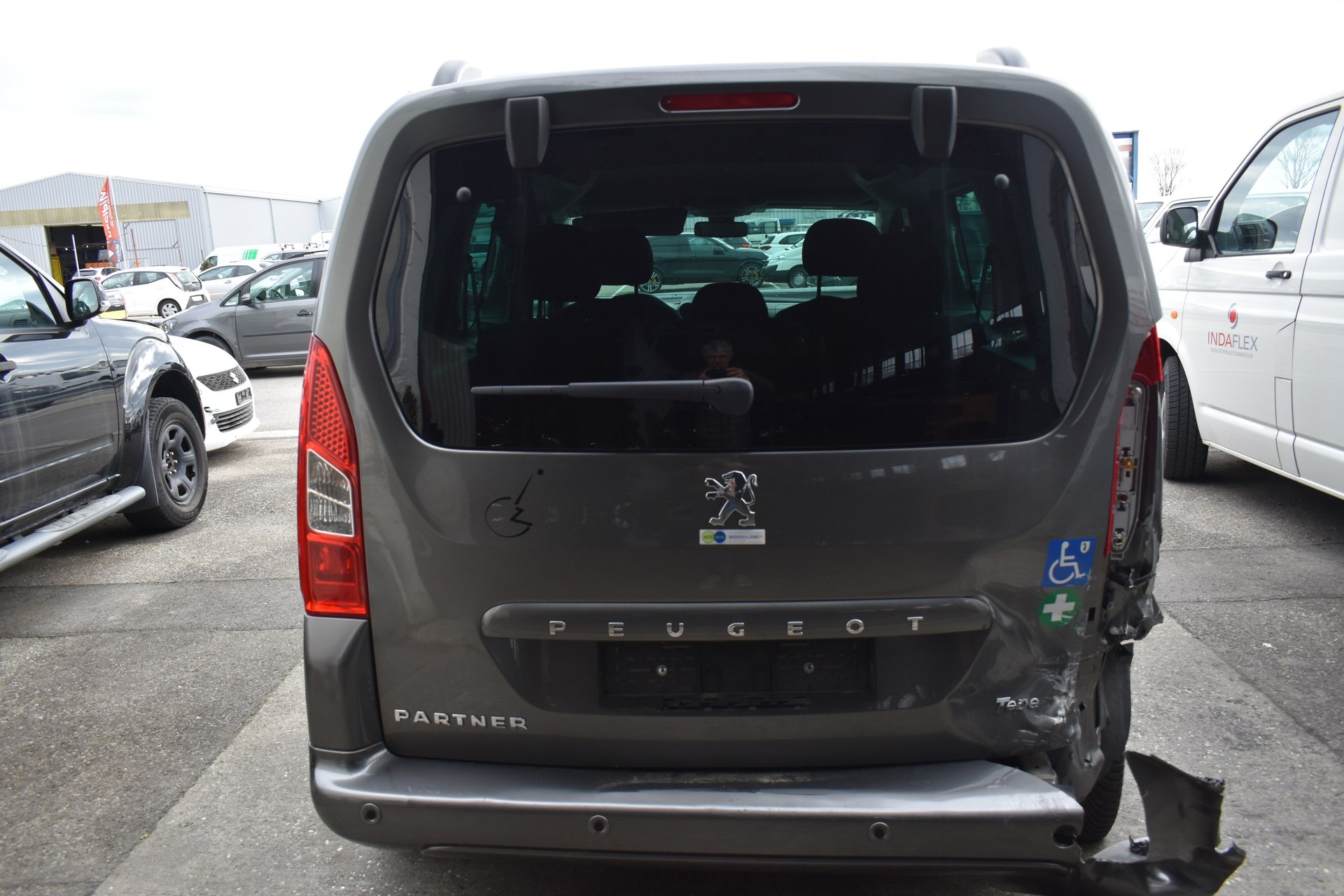 PEUGEOT Partner 1.6 Trendy Clim (Pack)-image-9