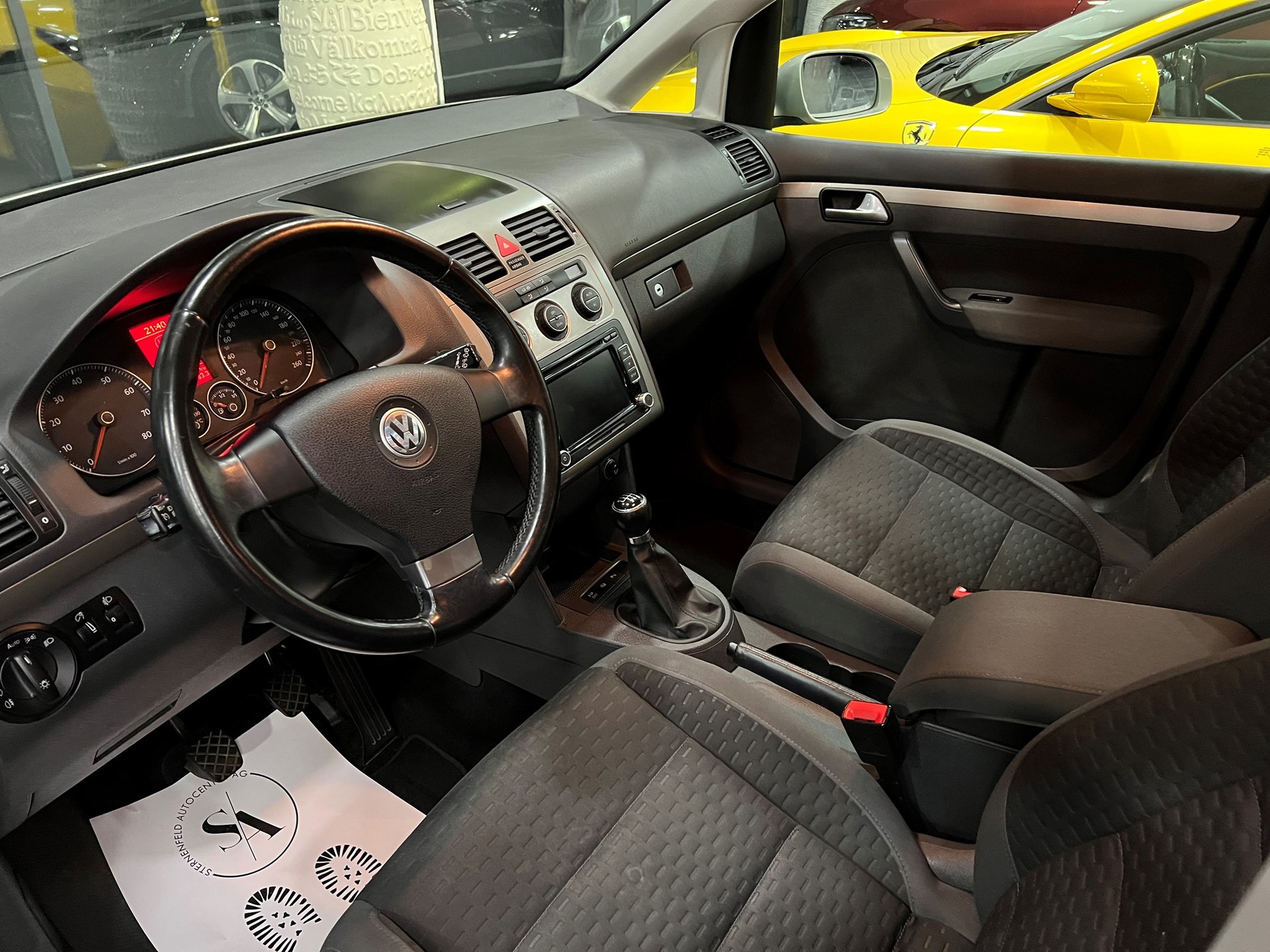 VW Touran 1.4 TSI Trendline-image-2