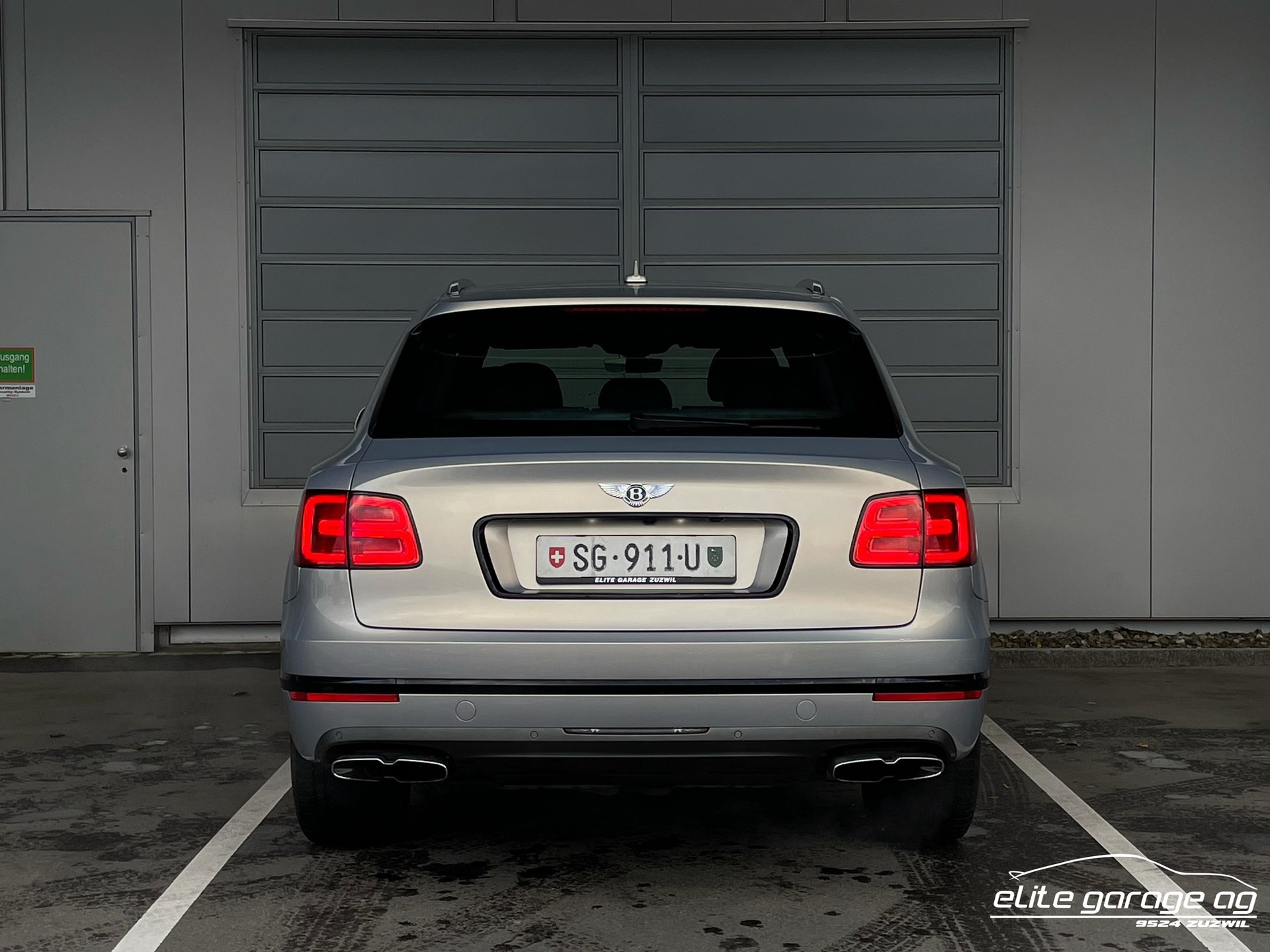 BENTLEY Bentayga V8 710 PS-image-3