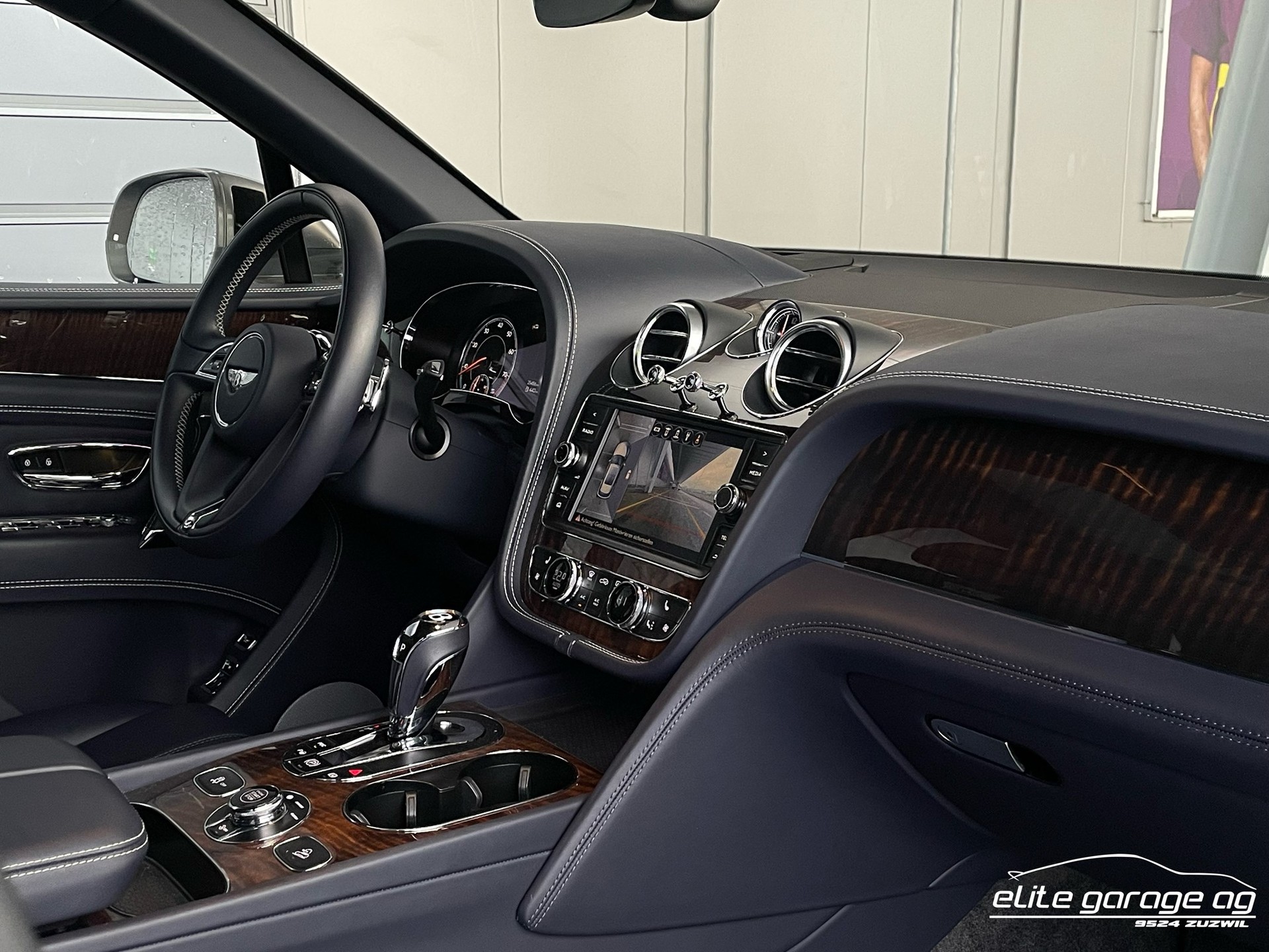 BENTLEY Bentayga V8 710 PS-image-13
