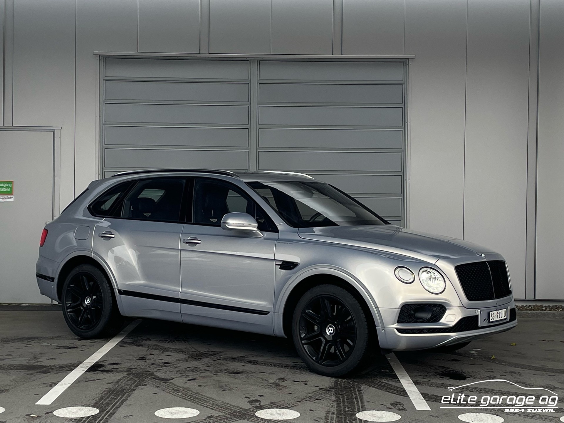 BENTLEY Bentayga V8 710 PS-image-6