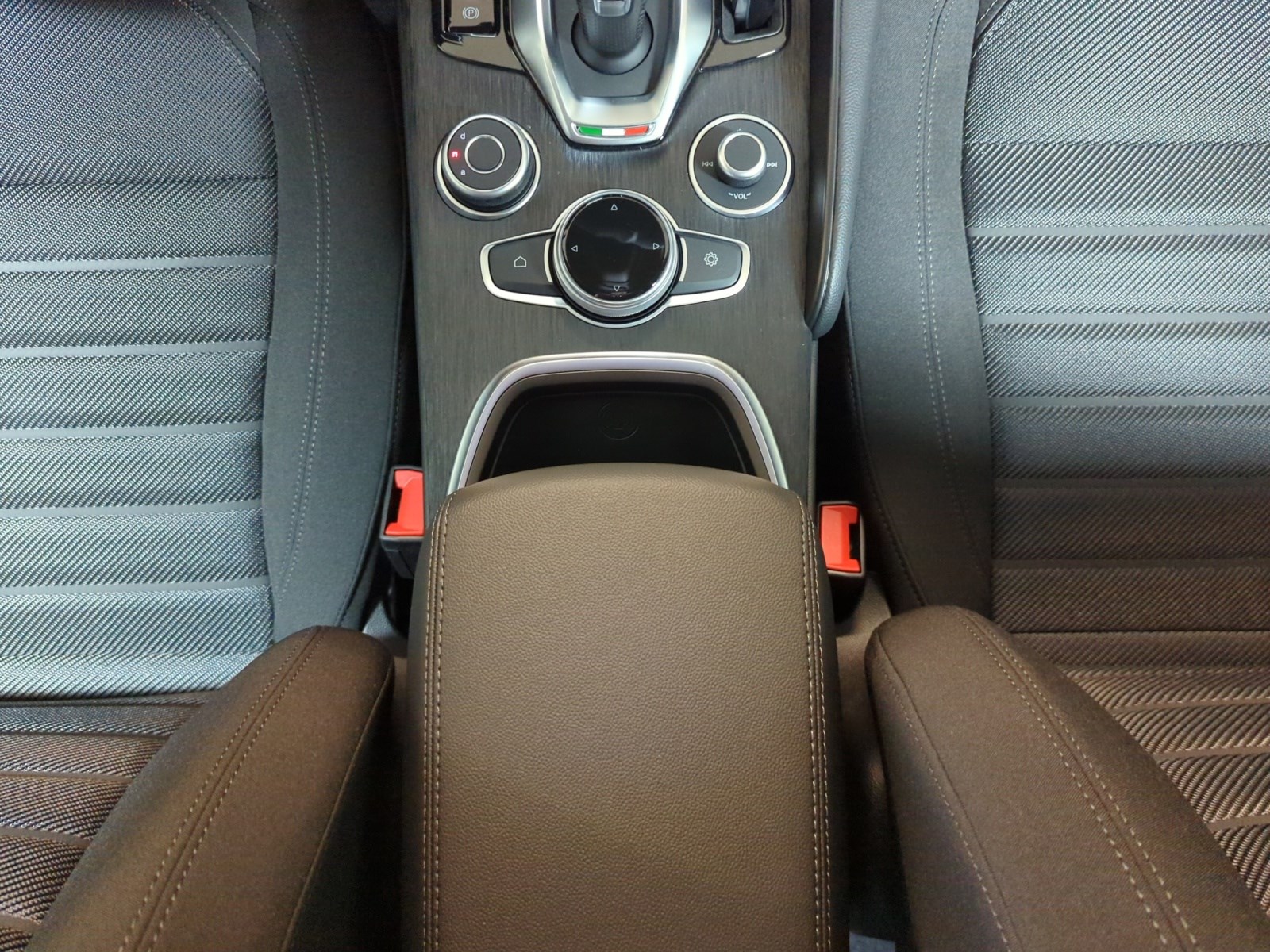 ALFA ROMEO Giulia 2.0 Super Q4-image-9