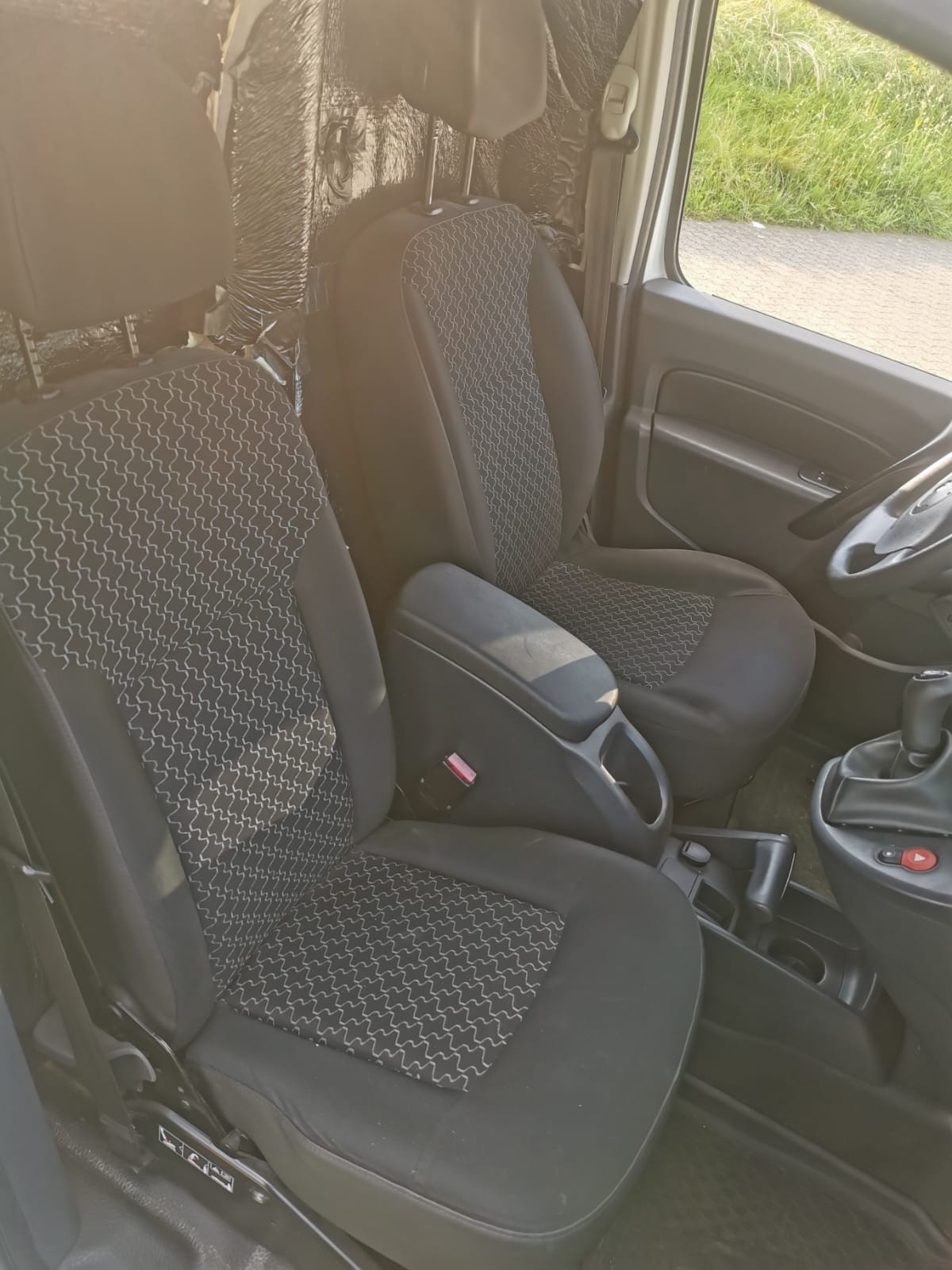 RENAULT Kangoo dCi90-image-7