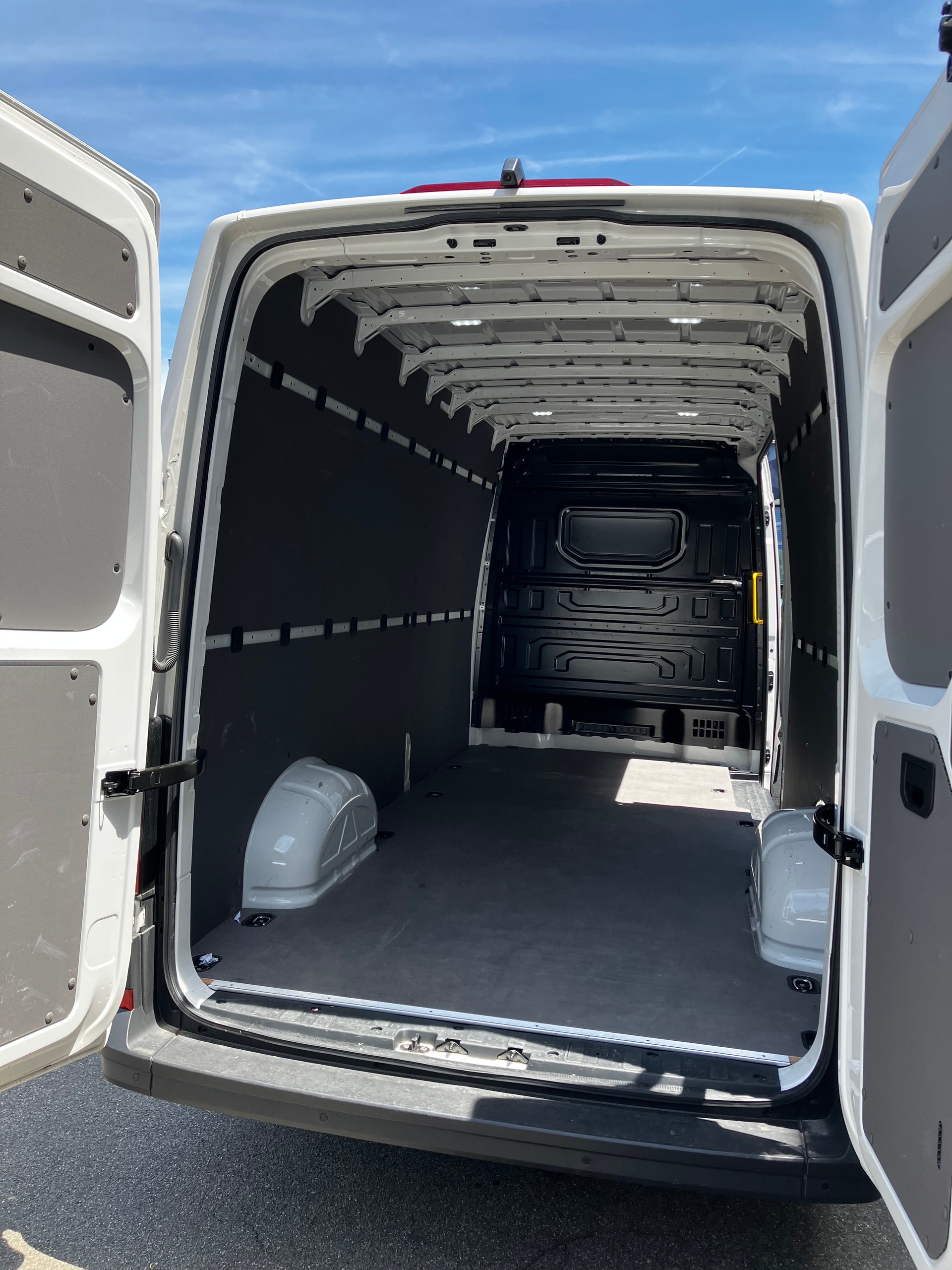 VW Crafter 35 2.0 BiTDI Entry L4 A-image-5