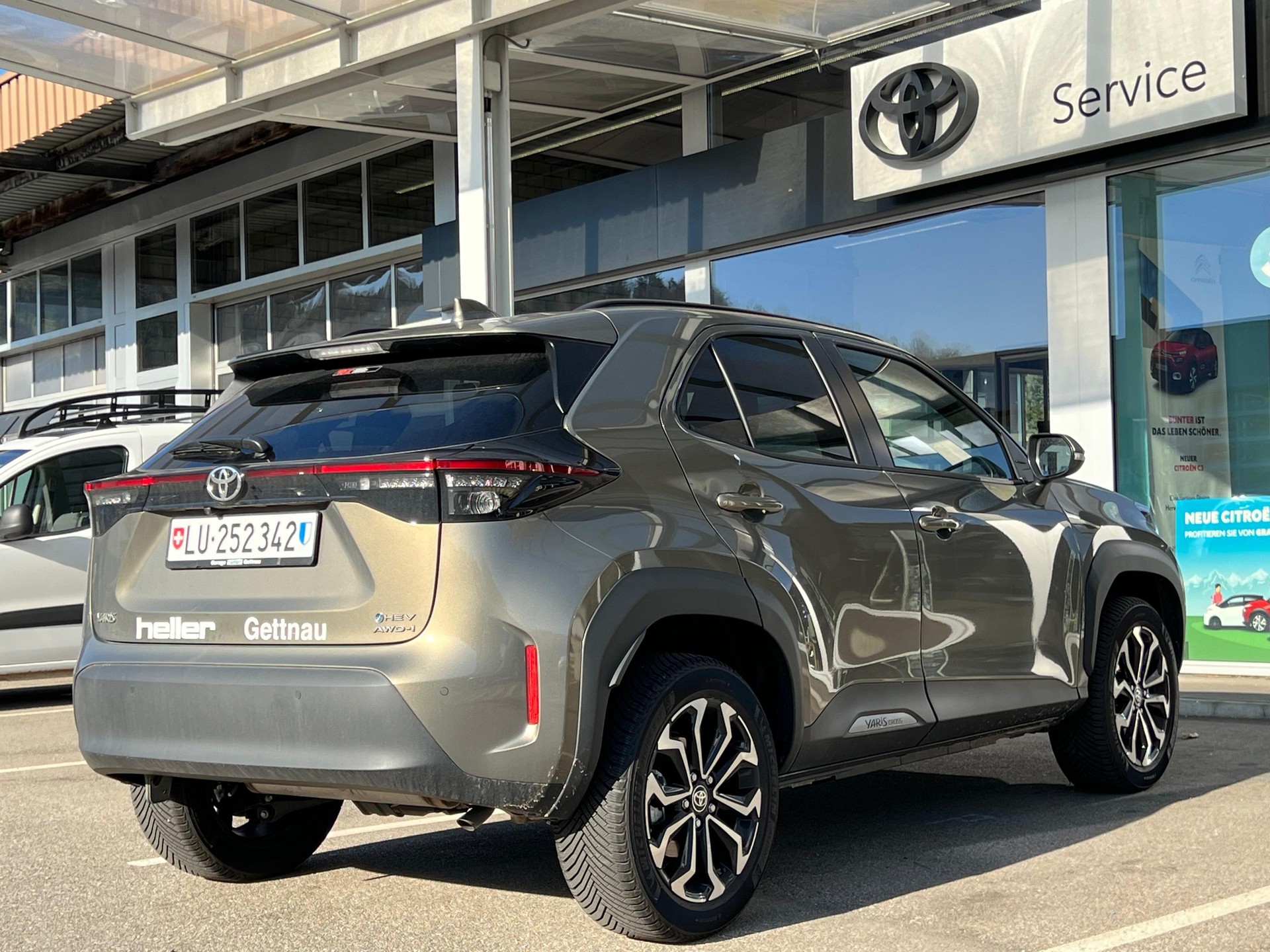 TOYOTA Yaris Cross 1.5 VVT-i HSD Trend AWD-i-image-7