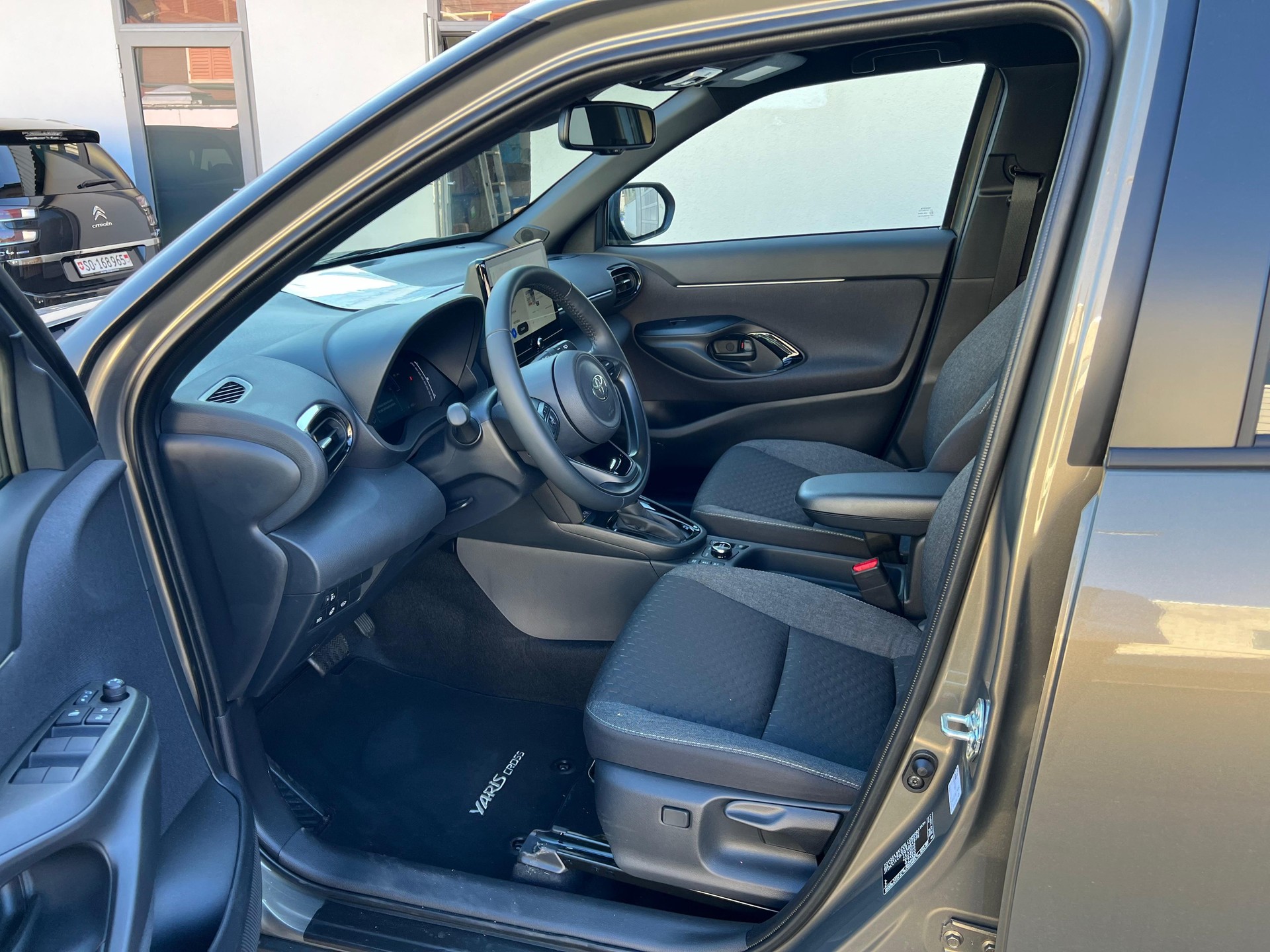 TOYOTA Yaris Cross 1.5 VVT-i HSD Trend AWD-i-image-10