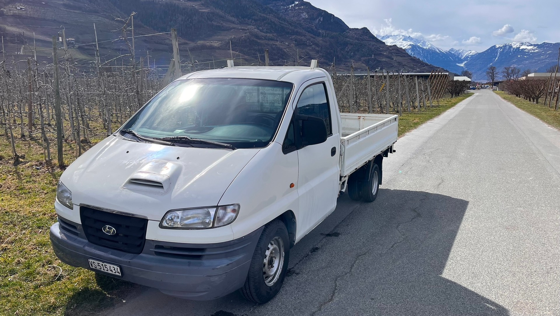 HYUNDAI H-1 Camionnette 2.5TDI-image-1