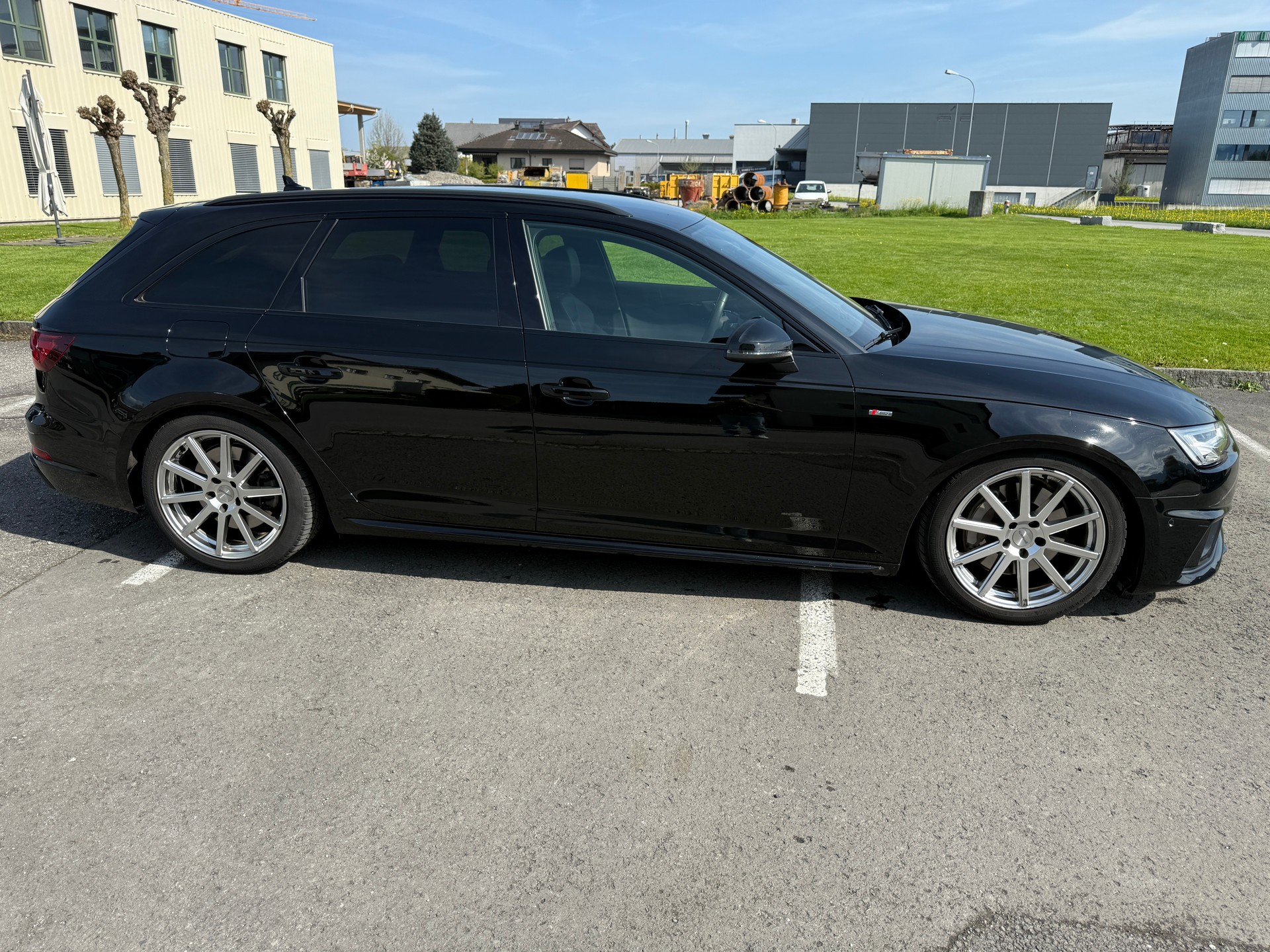 AUDI A4 Avant 45 TFSI Sport S-tronic-image-2