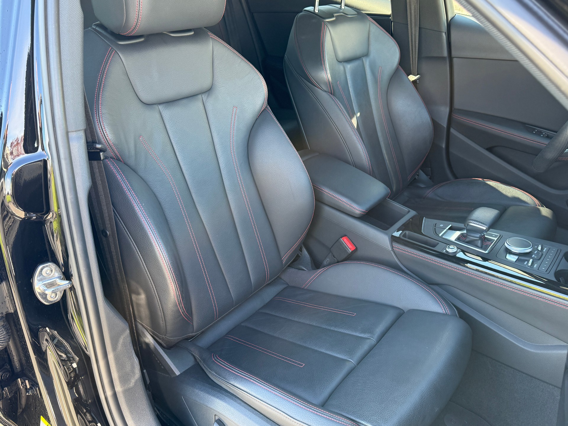 AUDI A4 Avant 45 TFSI Sport S-tronic-image-9