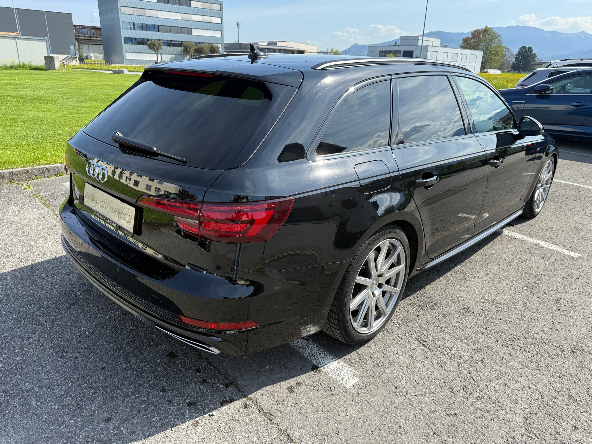 AUDI A4 Avant 45 TFSI Sport S-tronic-image-5