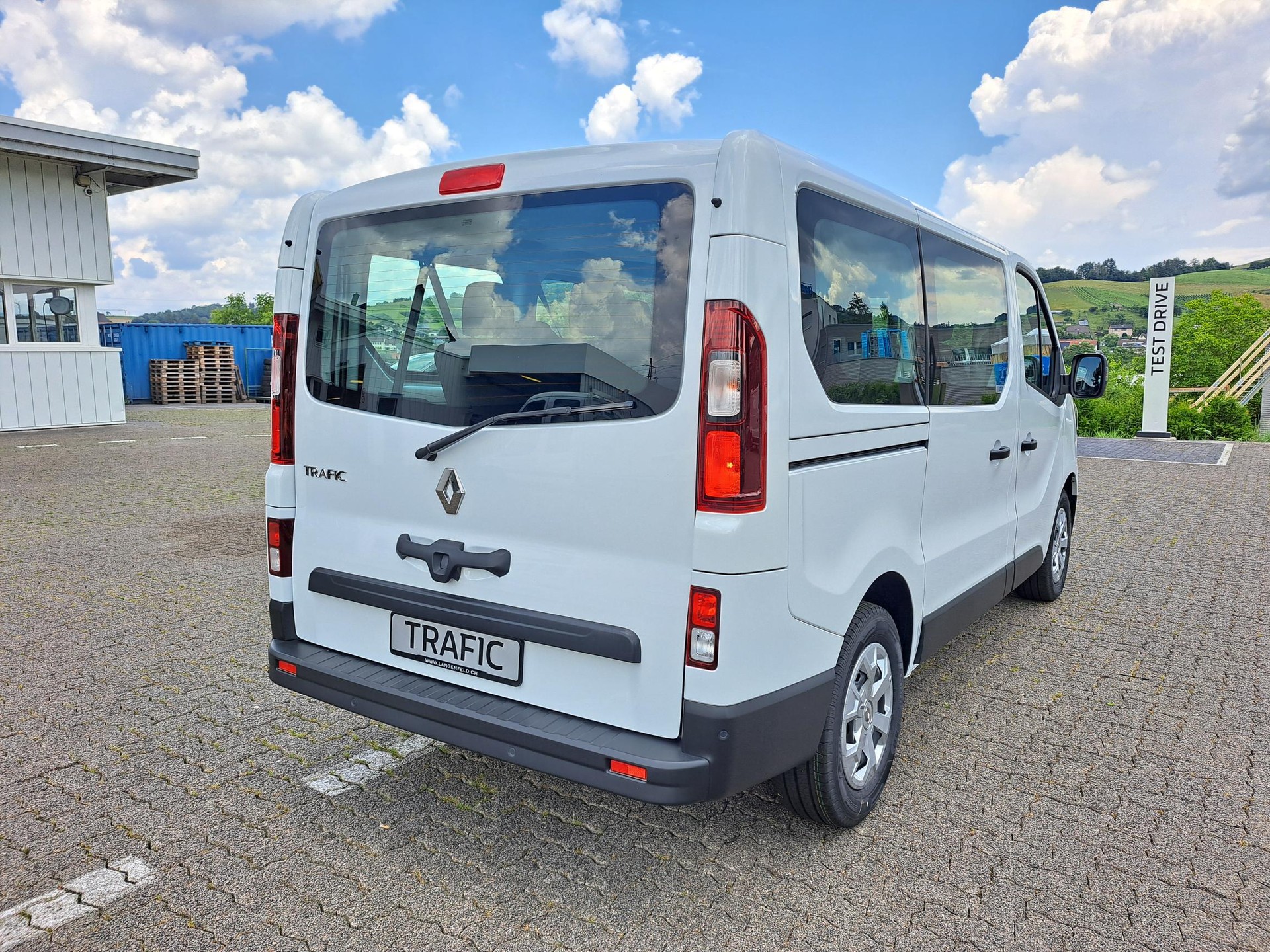 RENAULT Trafic Passenger & Spaceclass P equilibre Blue dCi 110-image-3
