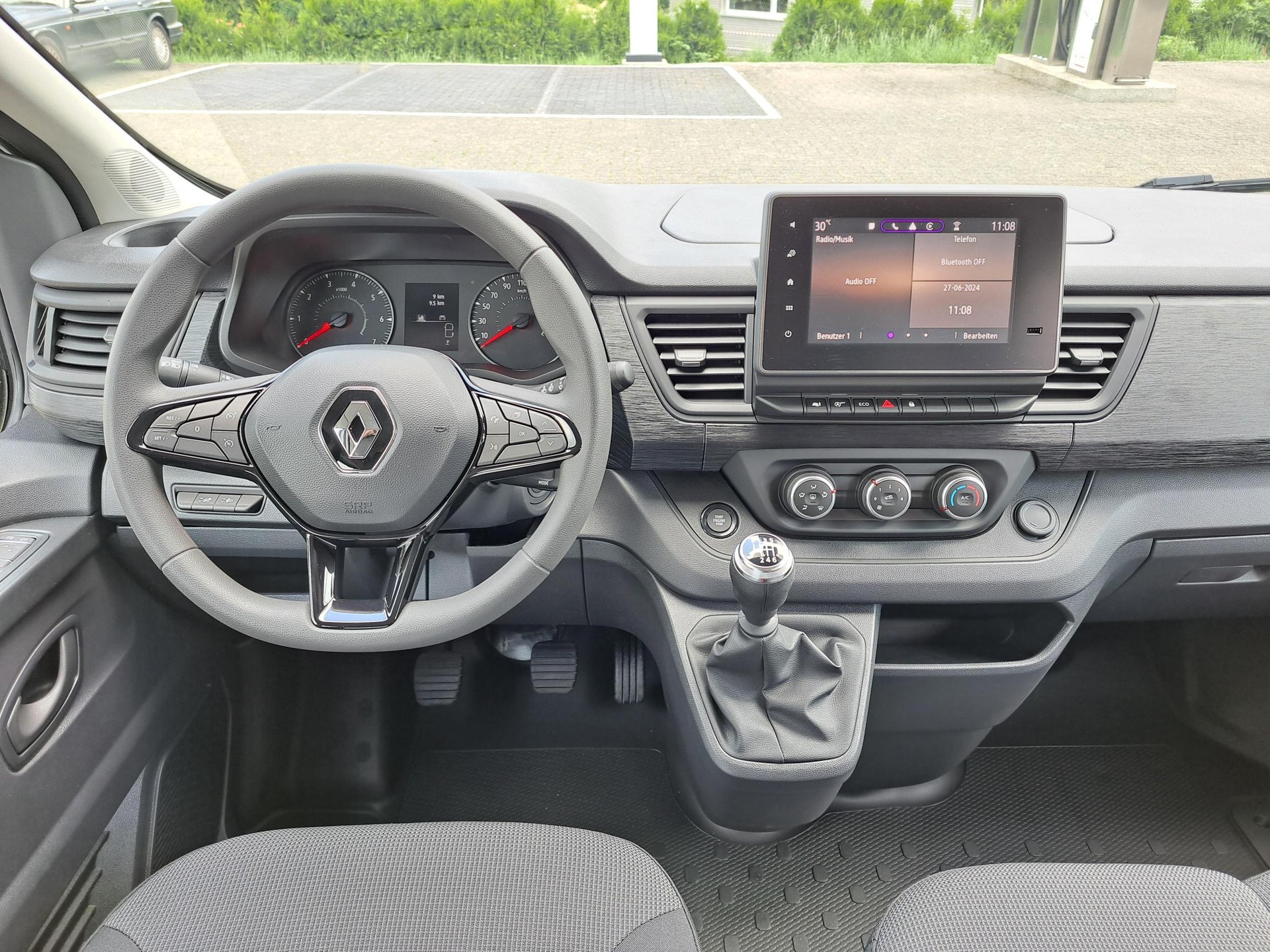 RENAULT Trafic Passenger & Spaceclass P equilibre Blue dCi 110-image-8