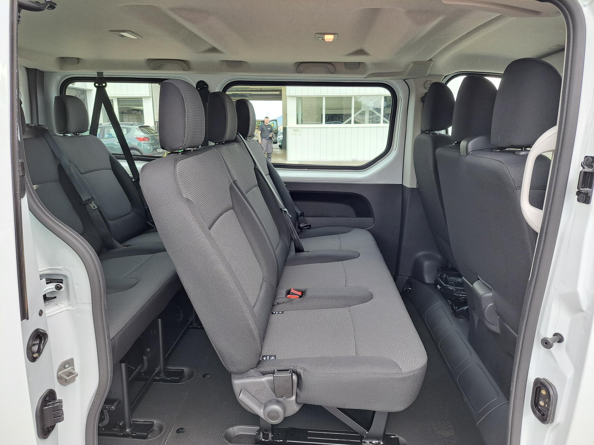 RENAULT Trafic Passenger & Spaceclass P equilibre Blue dCi 110-image-6