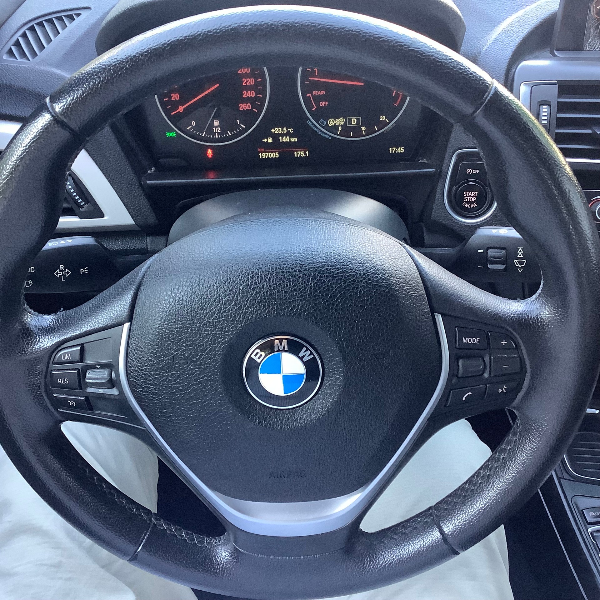 BMW 118i Sport Line Steptronic-image-8